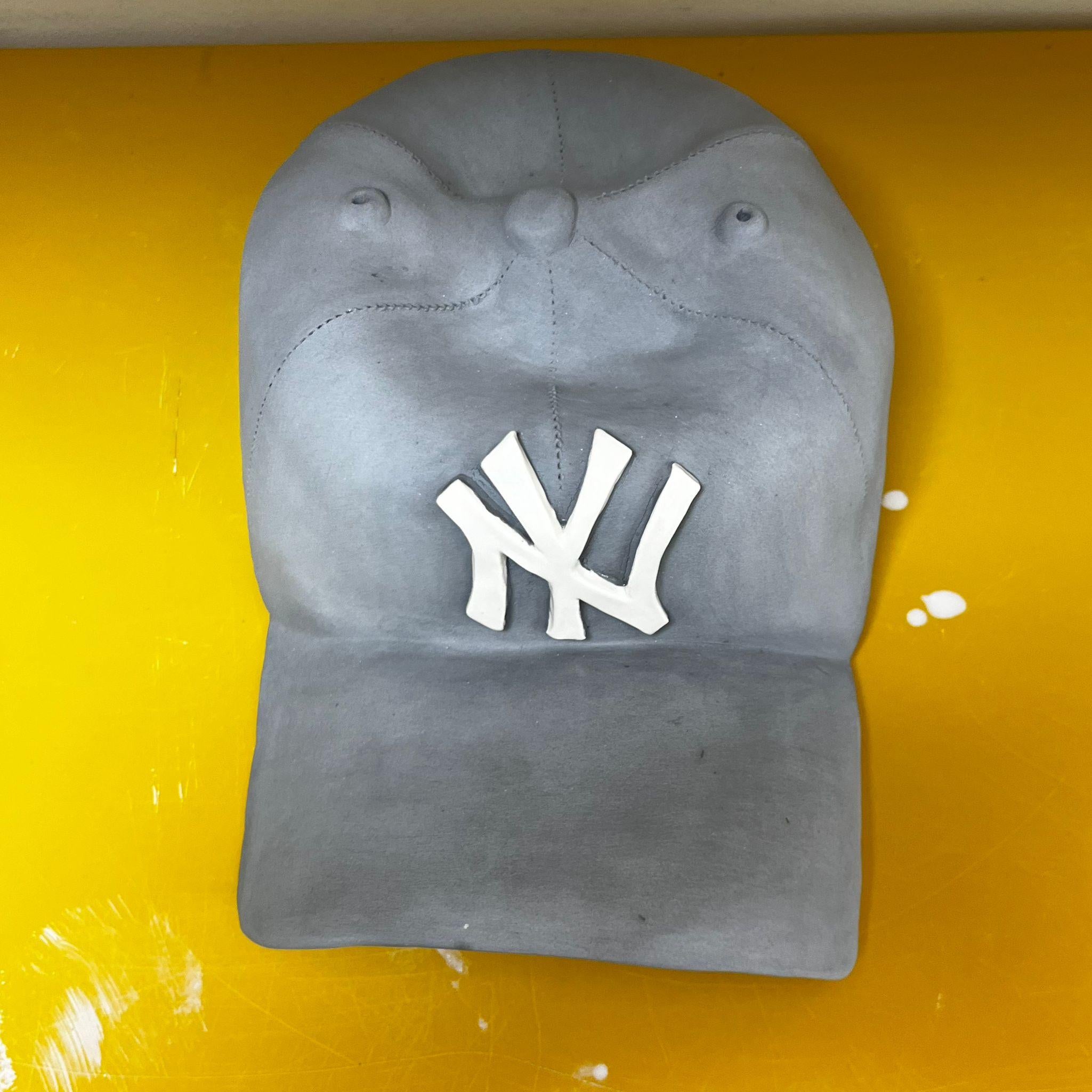 Ceramic NY Yankees cap sculpture (grey) - figurative sculpture For Sale 5