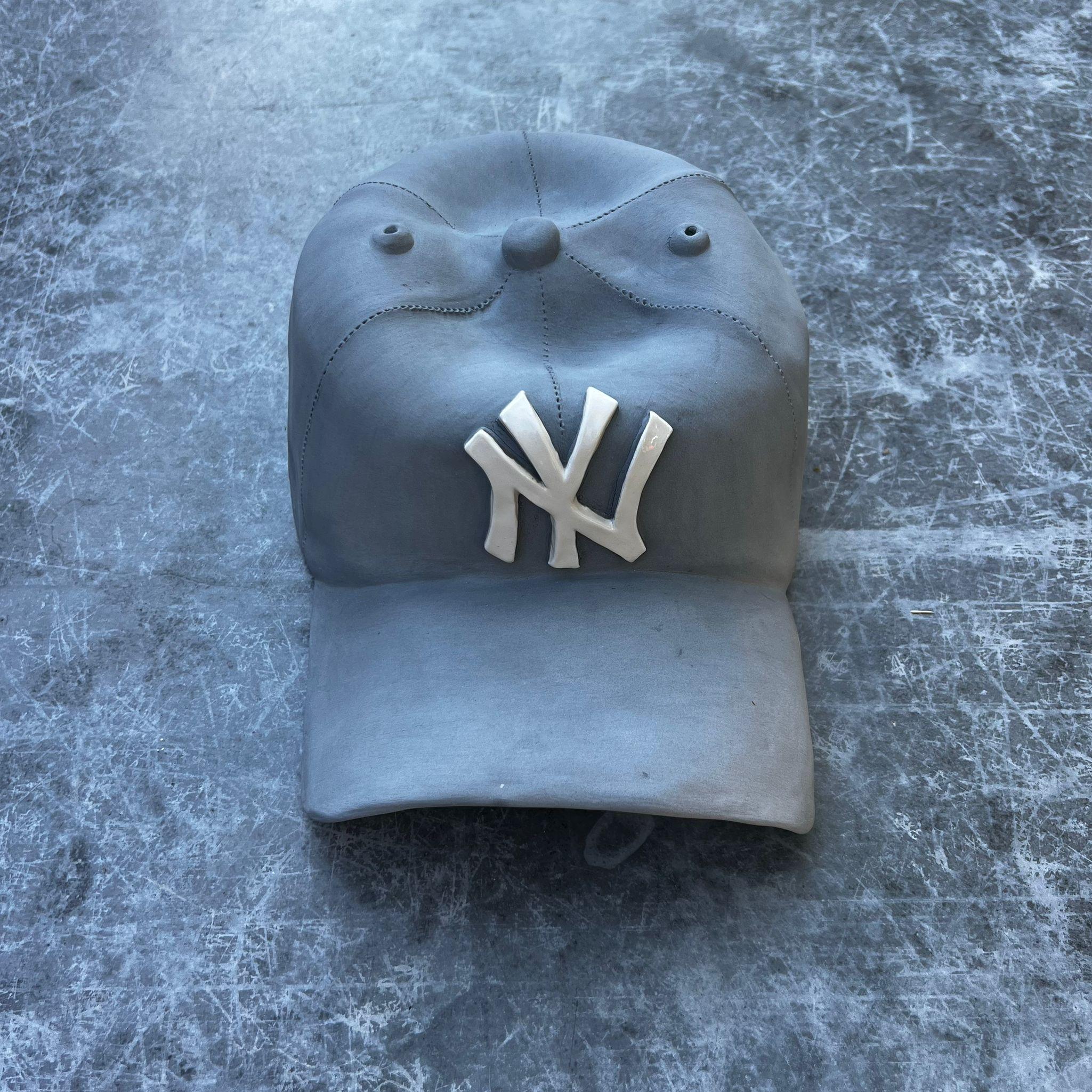 Ceramic NY Yankees cap sculpture (grey) - figurative sculpture For Sale 1