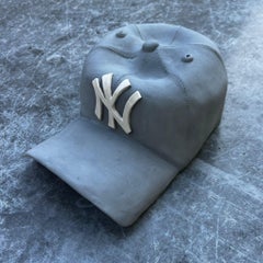 Escultura de cerámica gorra NY Yankees (gris) - escultura figurativa