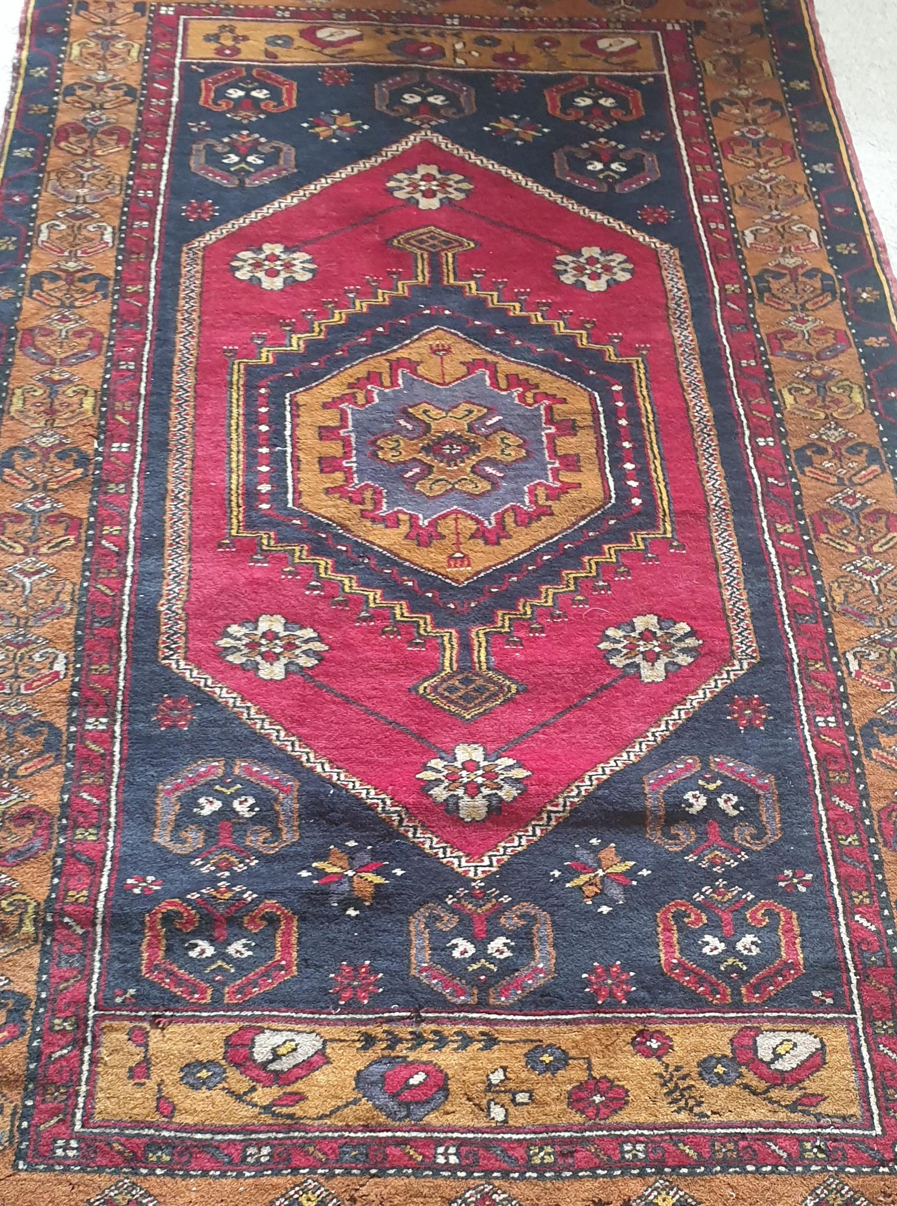 Yahyali-Teppich (Türkisch) im Angebot