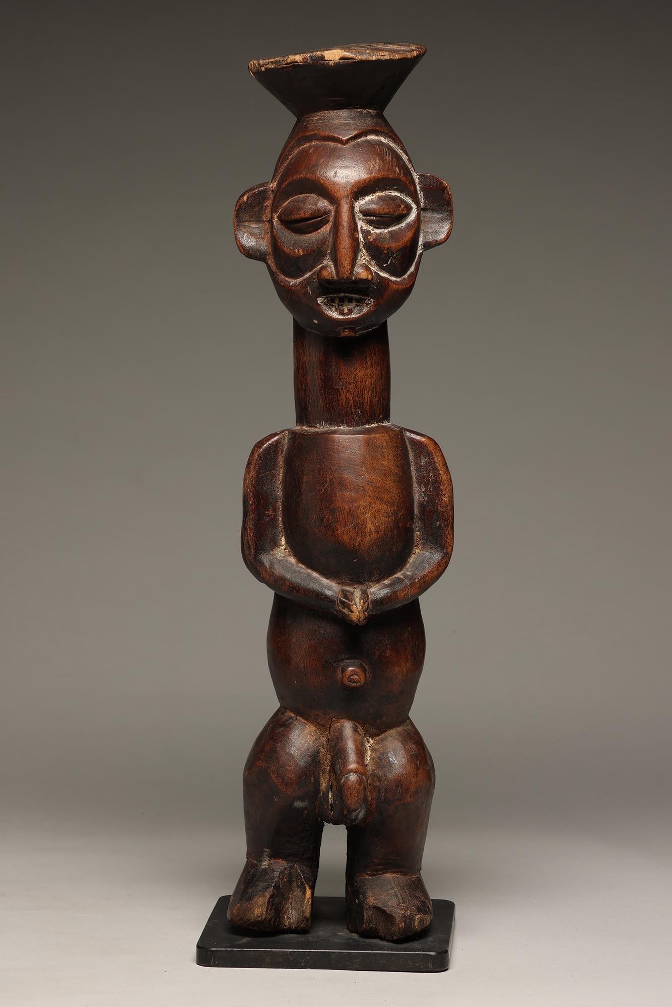 Tribal Figure de Divination Janus masculine/femme sur pied Yaka du Congo, Afrique en vente