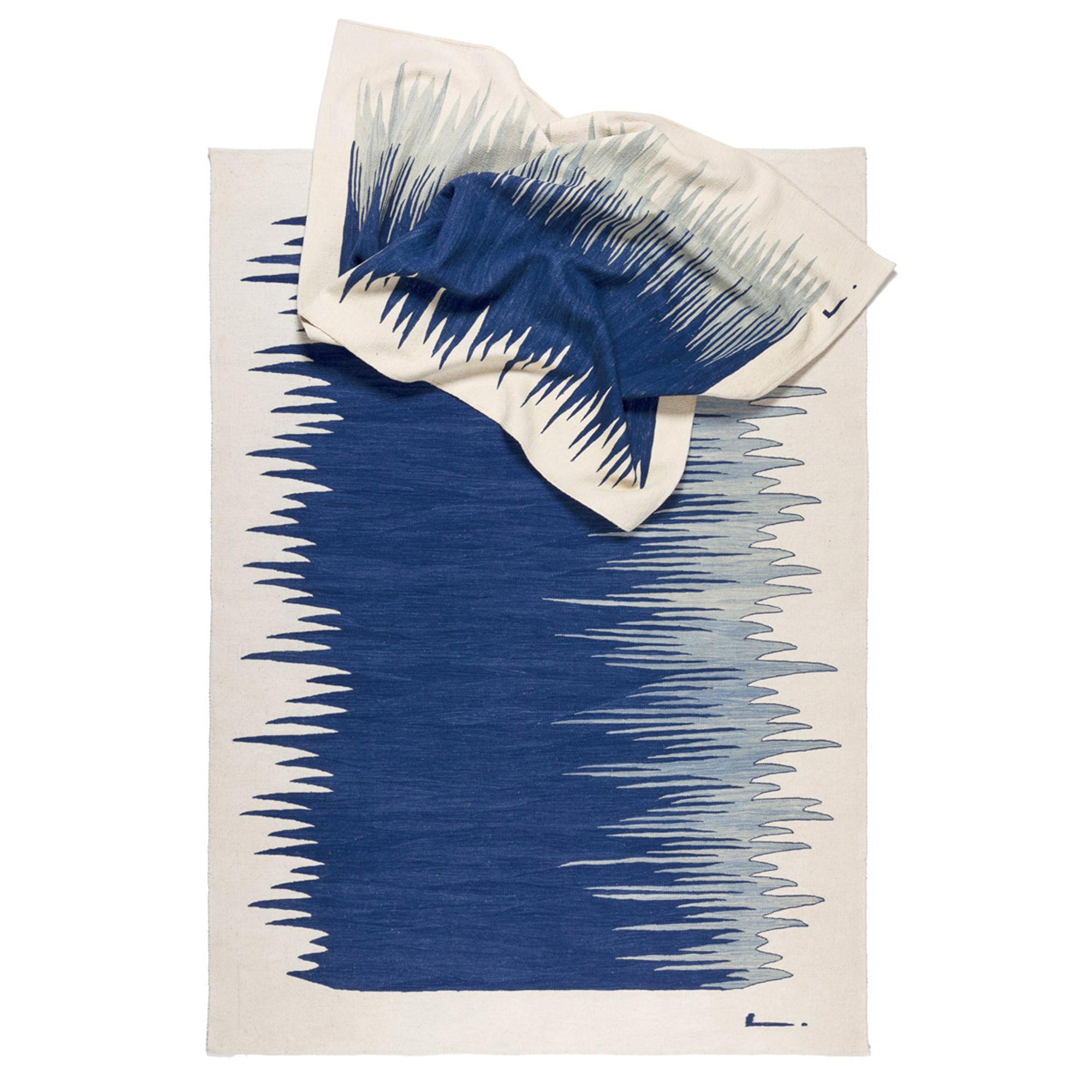 Yakamoz No 4 Zeitgenössischer moderner Kelim-Teppich aus Wolle, handgewebt in Blau und Dune White (Moderne) im Angebot