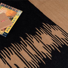 Yakamoz No 6 Tappeto Kilim Contemporaneo in Lana Tessuto a Mano Mezzanotte e Giallo Raccolto