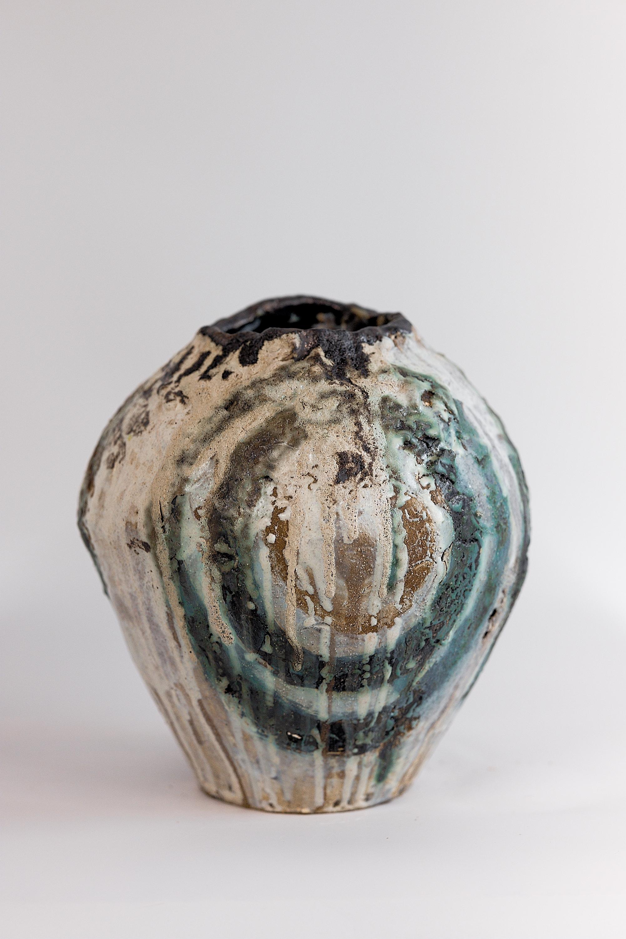 Yakishime Art Vase V In New Condition In Van Nuys, CA