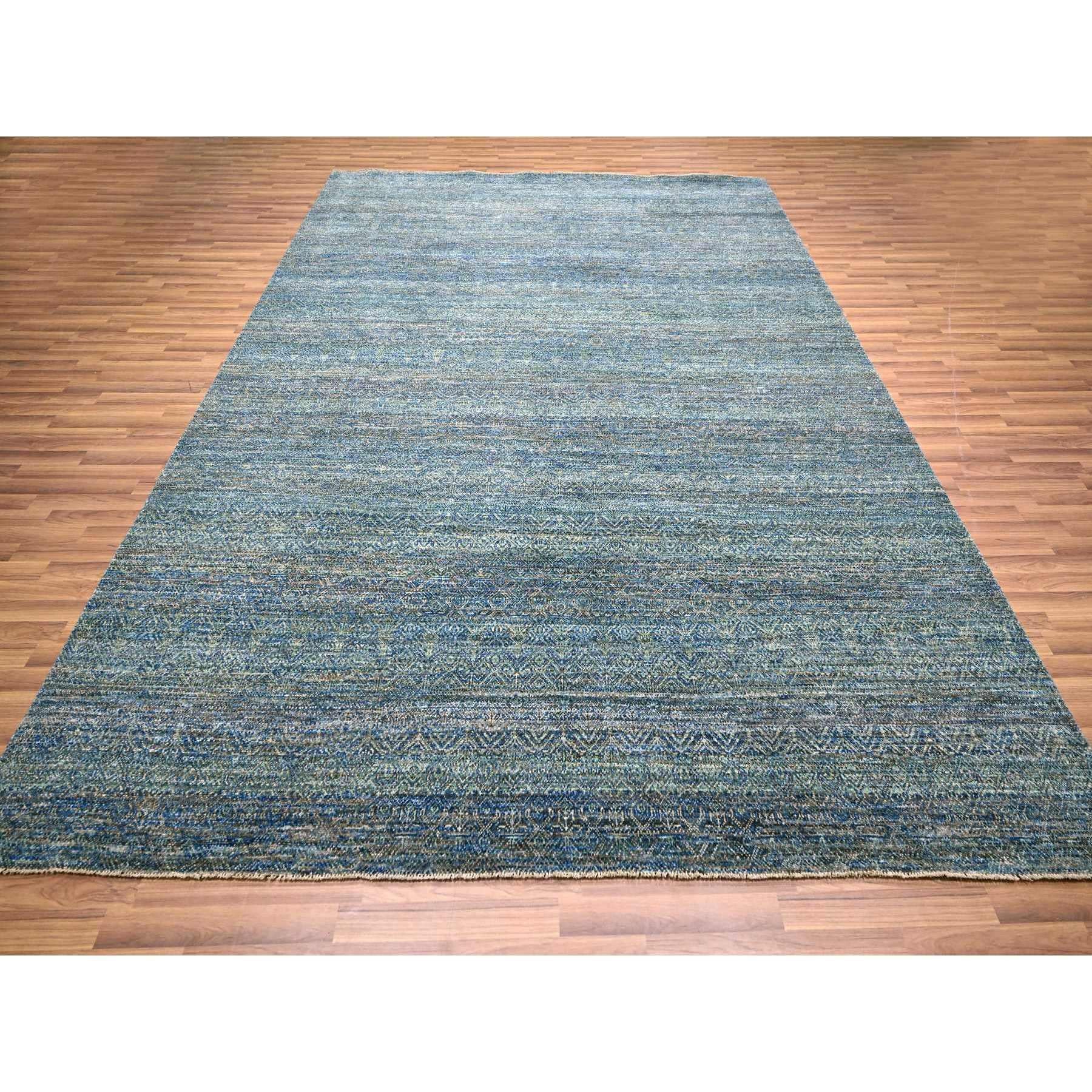 Ce fabuleux tapis noué à la main a été créé et conçu pour une résistance et une durabilité accrues. Ce tapis a été fabriqué à la main pendant des semaines selon la méthode traditionnelle qui est utilisée pour faire des
Taille exacte du tapis en