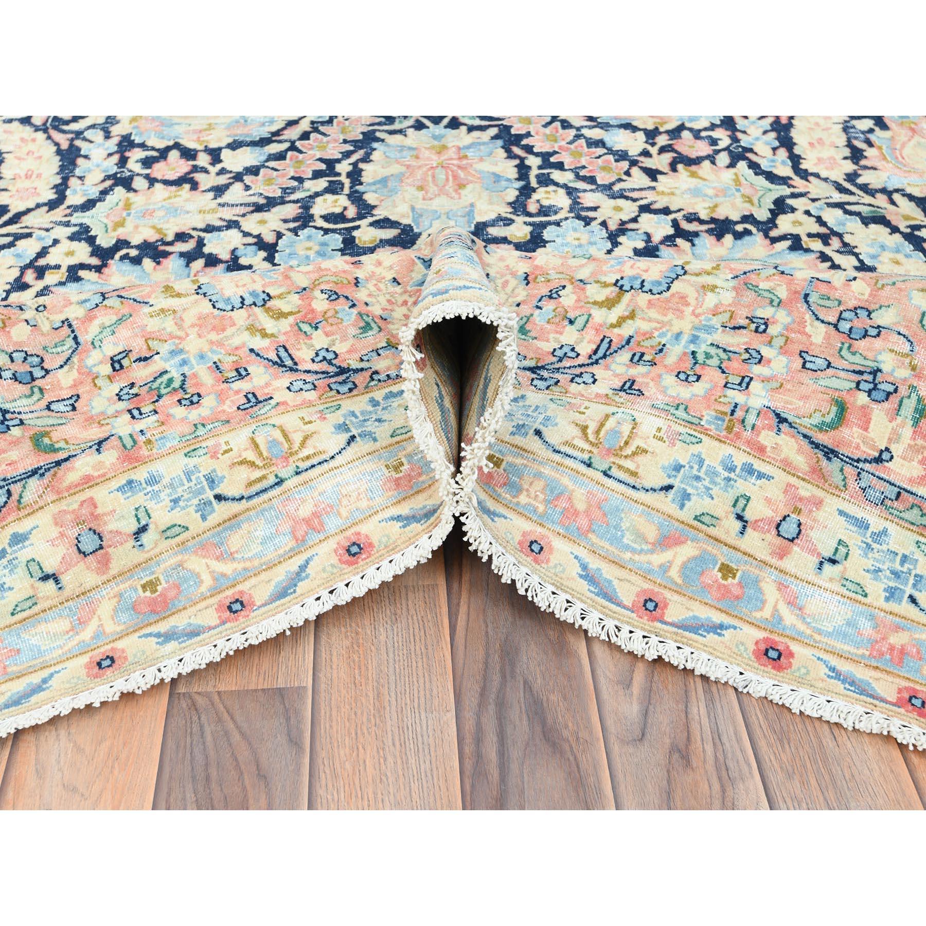 Yale Blauer Vintage Persischer Kerman Handgeknüpfter übergroßer Teppich aus reiner Wolle im Angebot 1