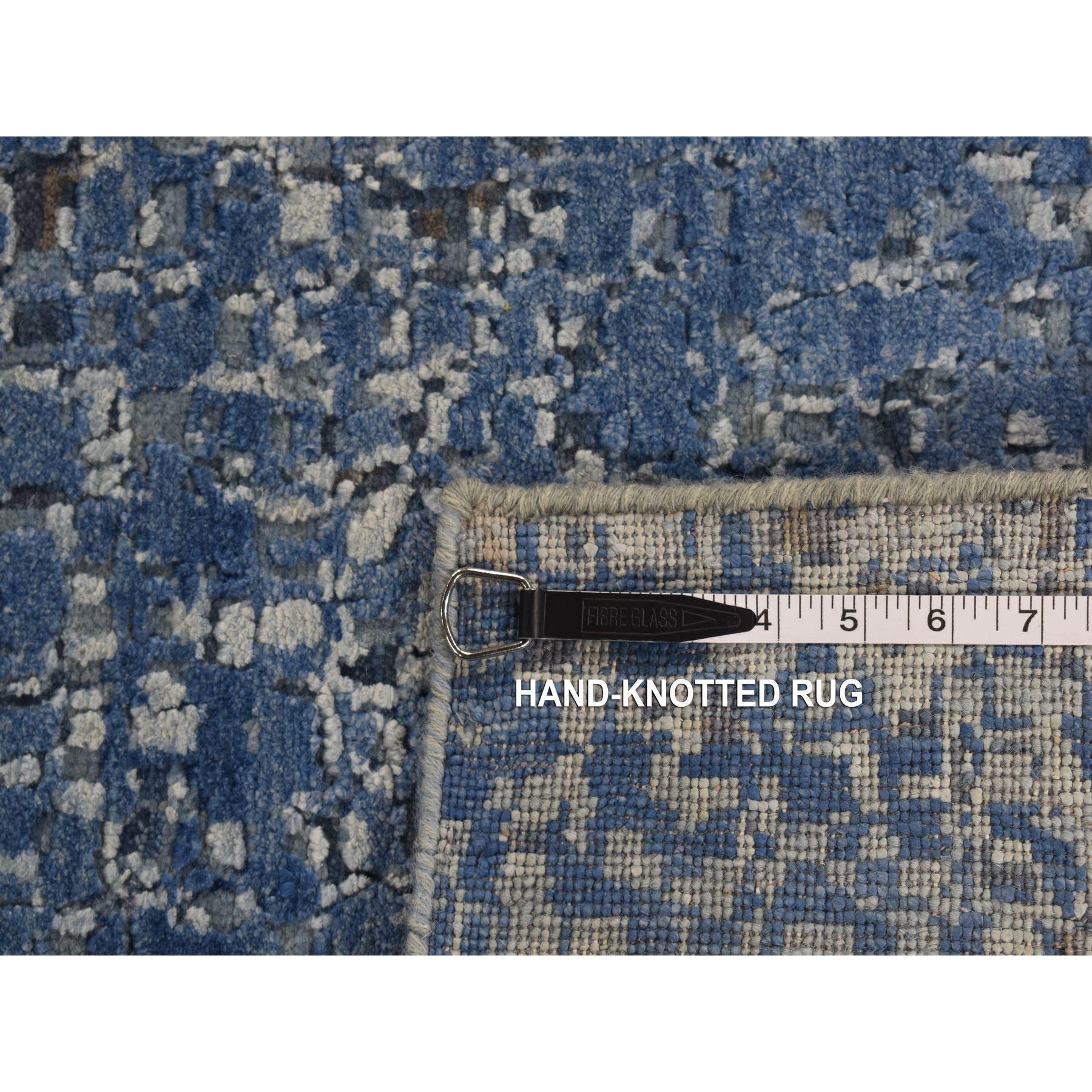 Tappeto Yale blu in lana e seta dal design moderno a gradazione, annodato a mano, 10'0