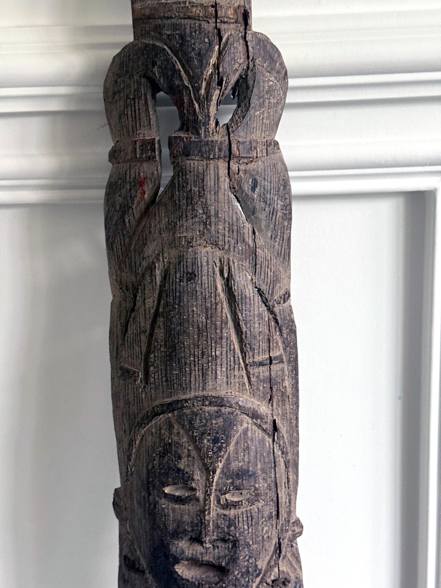 Tribale Yam Ceremonial Digging Stick with Carving Papua New Guinea in vendita