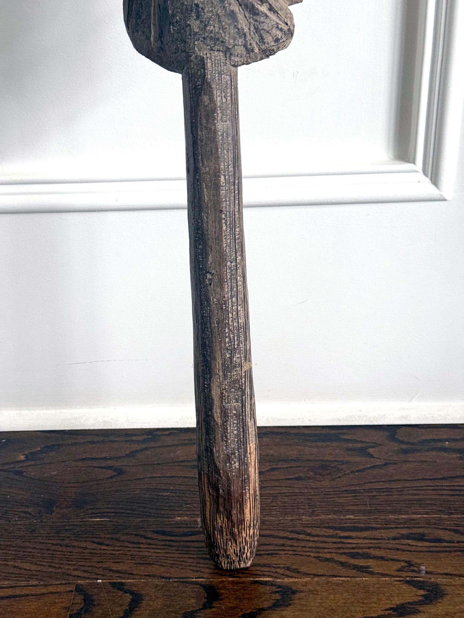 Yam Ceremonial Digging Stick with Carving Papua New Guinea In condizioni discrete in vendita a Atlanta, GA