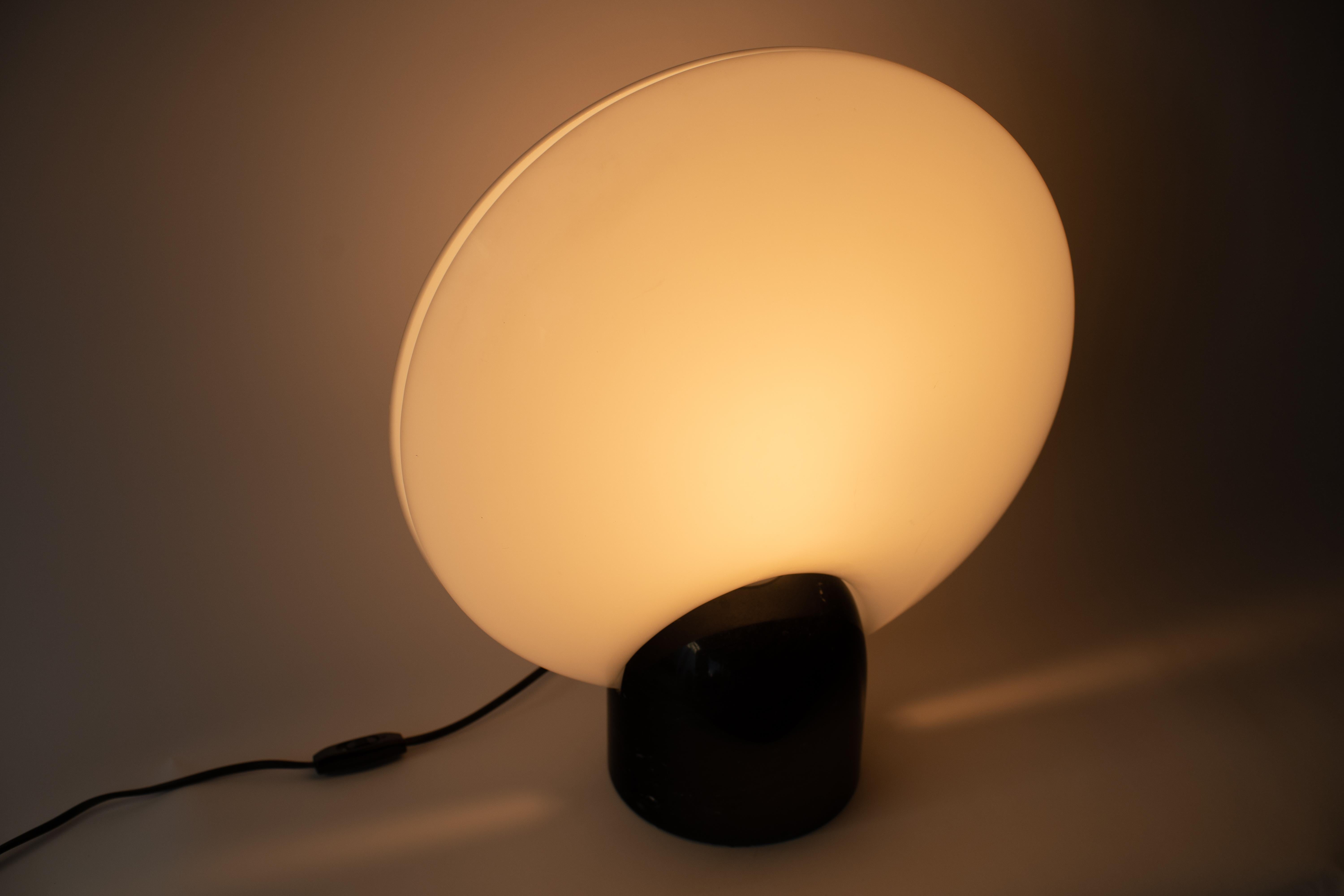 Acrylic Yamagiwa Conchiglia Black Marble Base Lamp For Sale