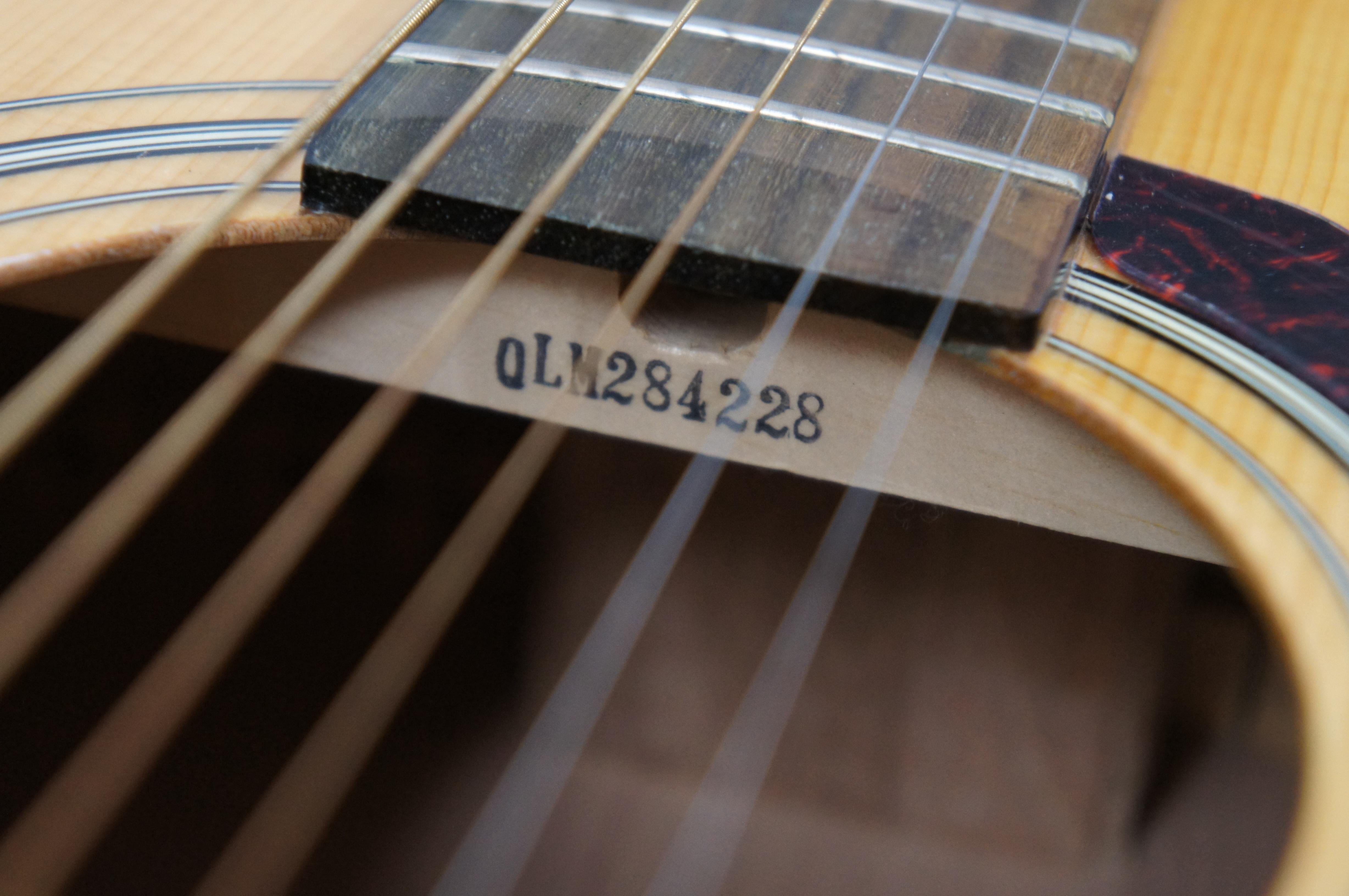 Guitare à bascule Yamaha F335 avec cordes et étui à coquillages doux  en vente 5