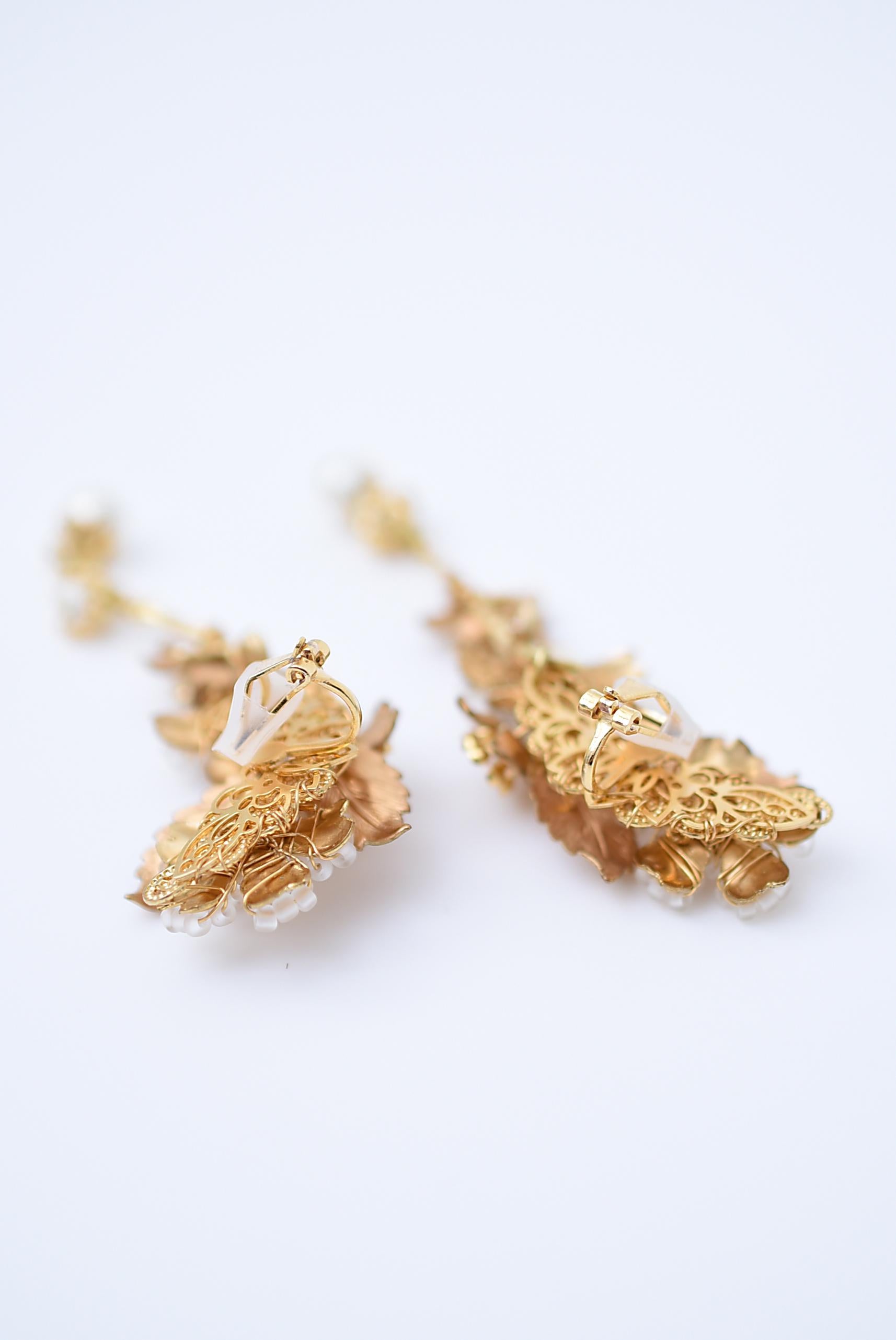 Women's or Men's yamasakura ear clip / vintage jewelry , vintage beads, vintage earring For Sale