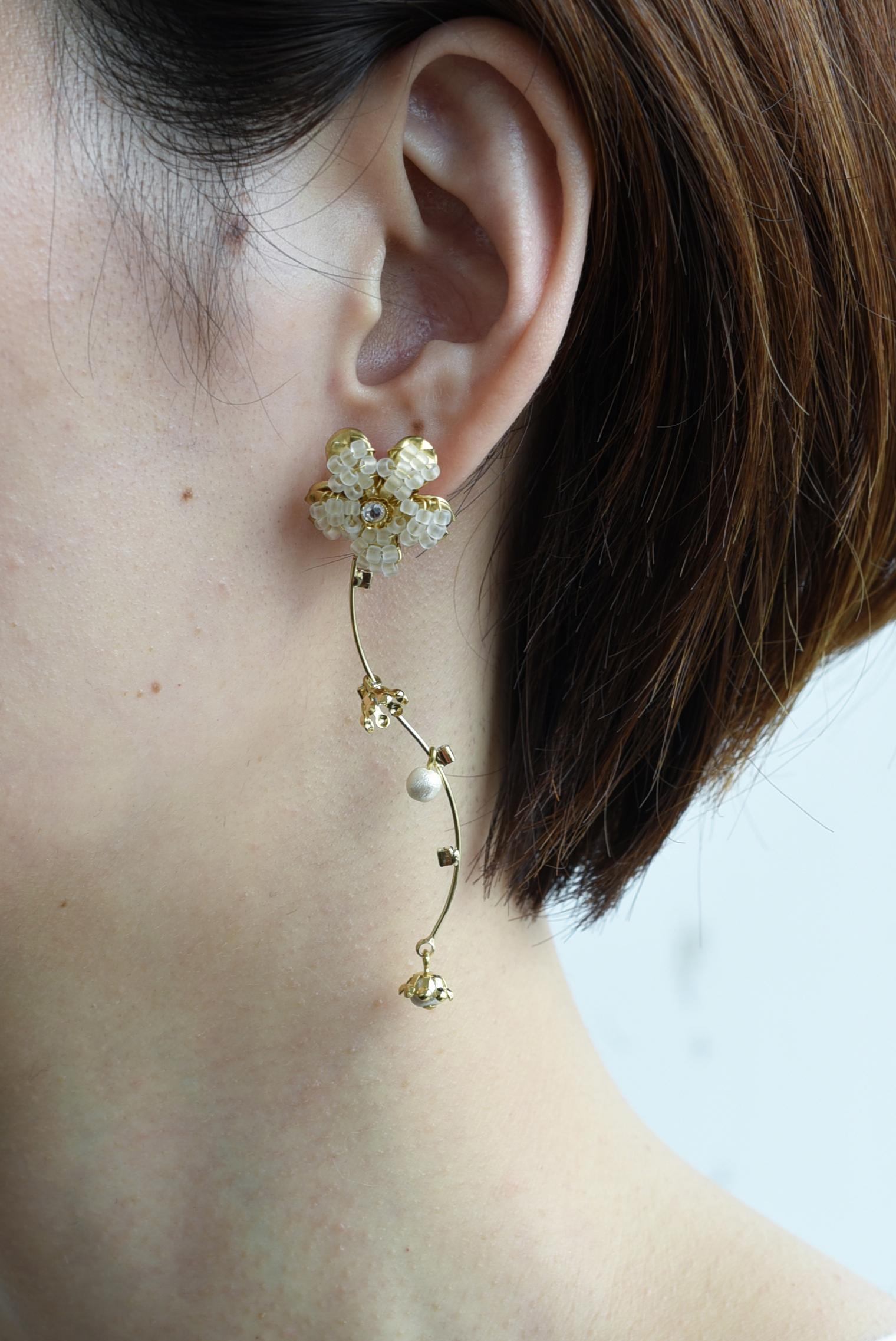 yamasakura line earring / vintage jewelry , vintage beads, vintage earring For Sale 2