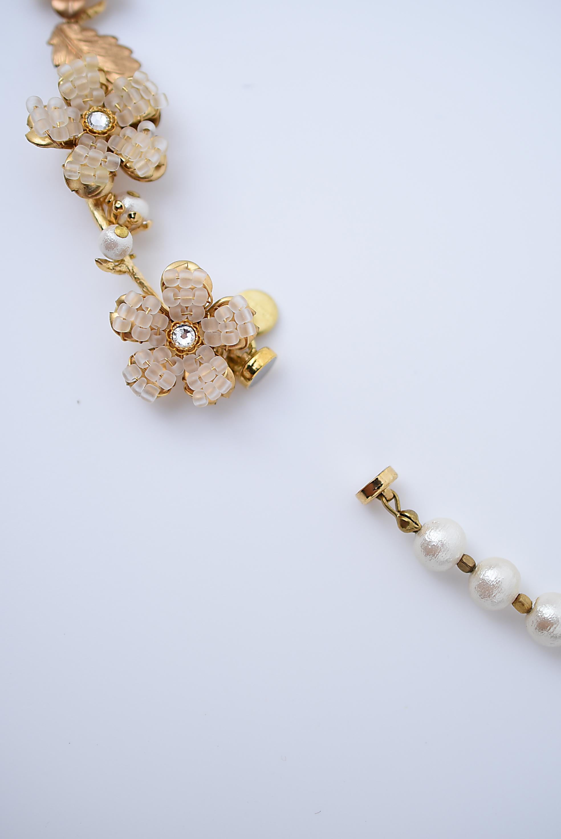 Bead yamasakura short necklace / vintage jewelry , vintage beads, vintage necklace For Sale