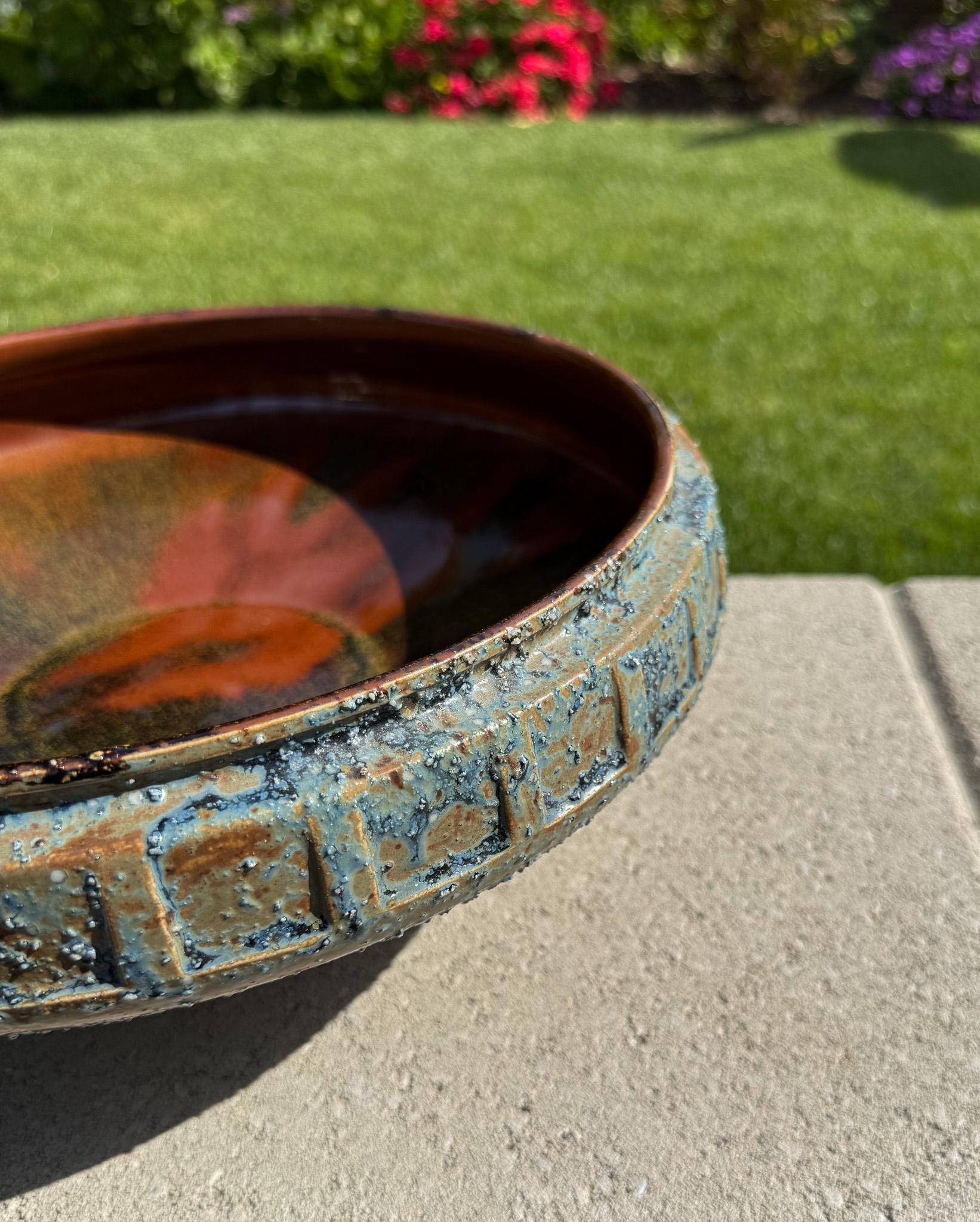 Jardinière en céramique Ikebana à glaçure lave moderniste de Yamasan, Japon, vers 1960 en vente 10