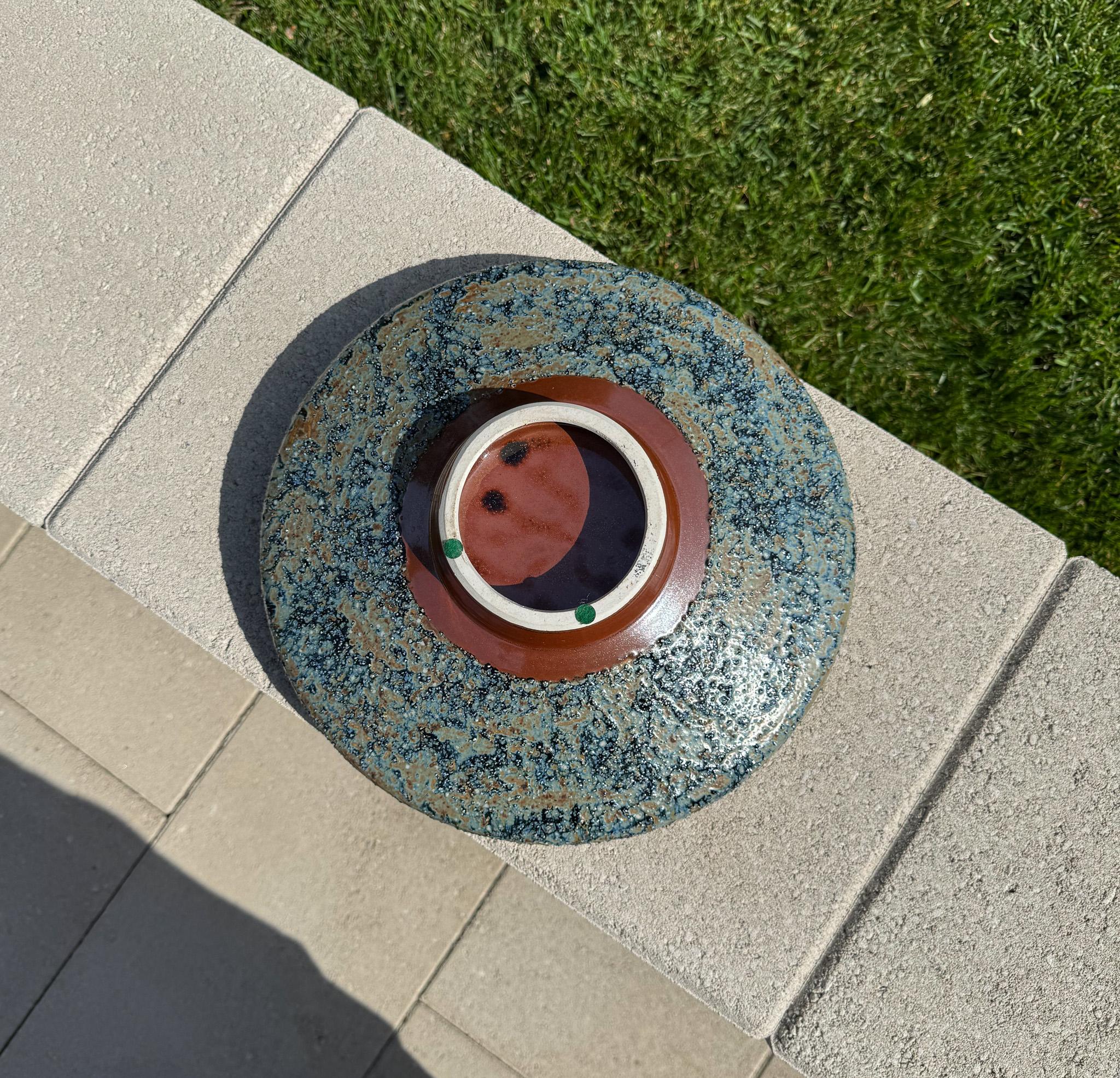 20ième siècle Jardinière en céramique Ikebana à glaçure lave moderniste de Yamasan, Japon, vers 1960 en vente