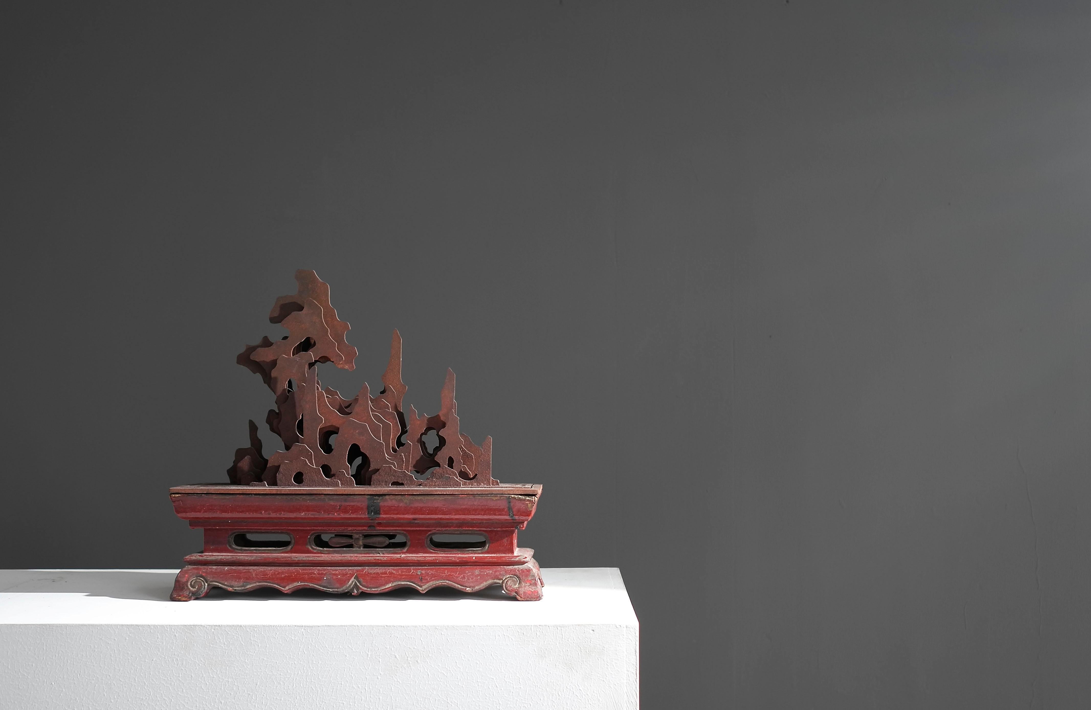Moderne beeindruckende Super-Flat-Skulptur aus der Qing-Dynastie aus Lackholz, ohne Titel I im Angebot 1