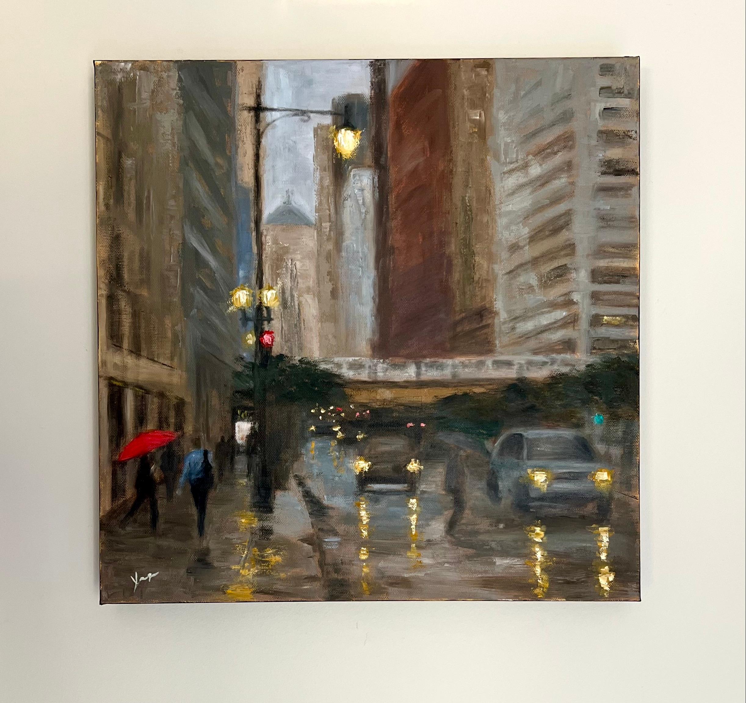<p>Comentarios del artista<br />La artista Yangzi Xu representa una tarde lluviosa en la calle La Salle de Chicago. Yangzi comparte su fascinación por pintar escenas lluviosas. Los tonos cálidos dominan la composición con la imagen de altos