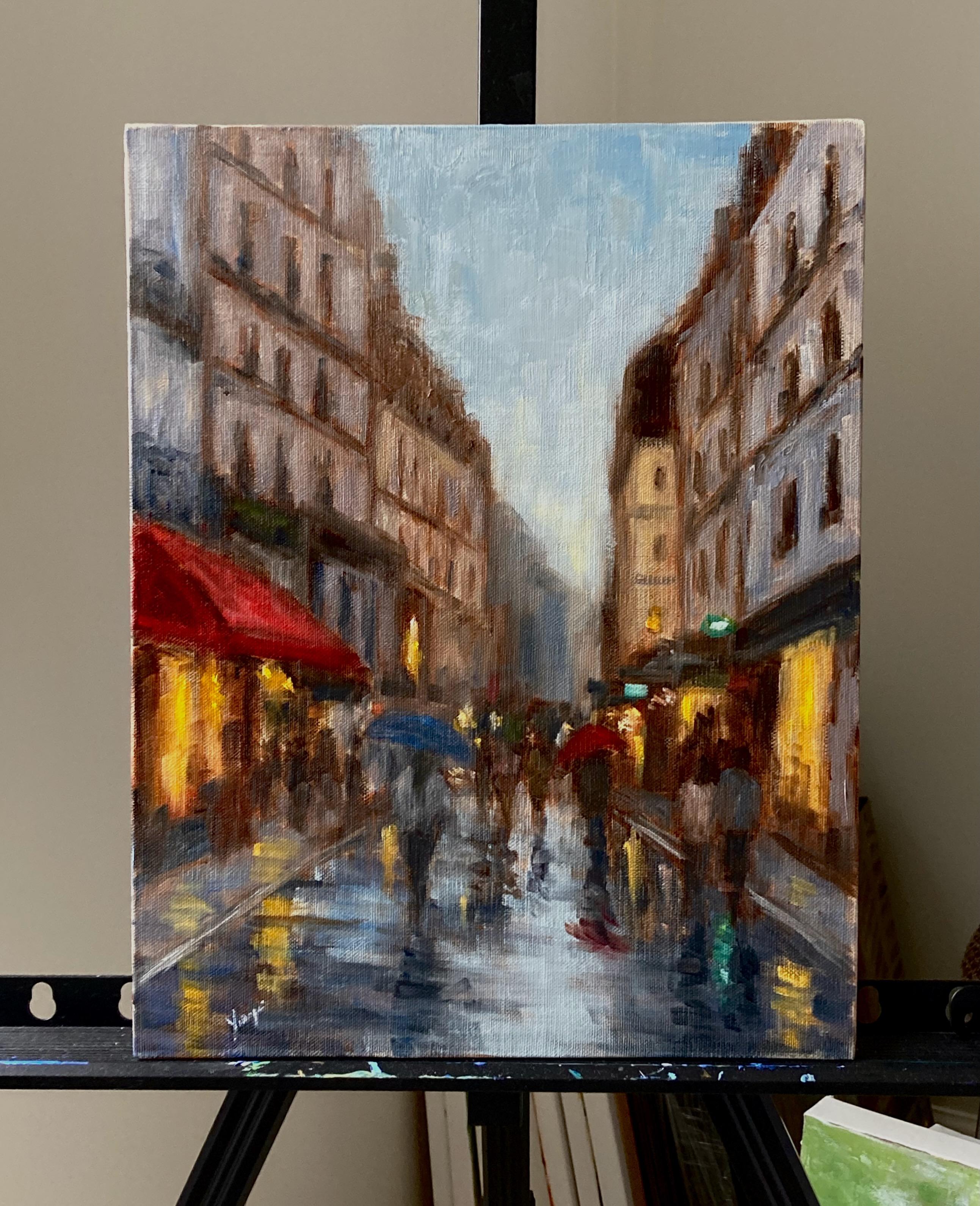 <p>Commentaires de l'artiste<br>L'artiste Yangzi Xu offre une scène accueillante par un après-midi pluvieux au marché du centre-ville de Paris, en France. Les lumières chaudes font briller les rues de couleurs vibrantes à travers les lumières des