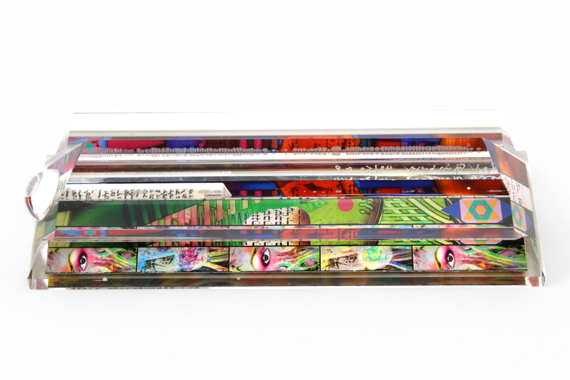 Yankel Ginzburg, Acrylic Star Mezuzah Judaica Sculpture In Good Condition For Sale In New York, NY