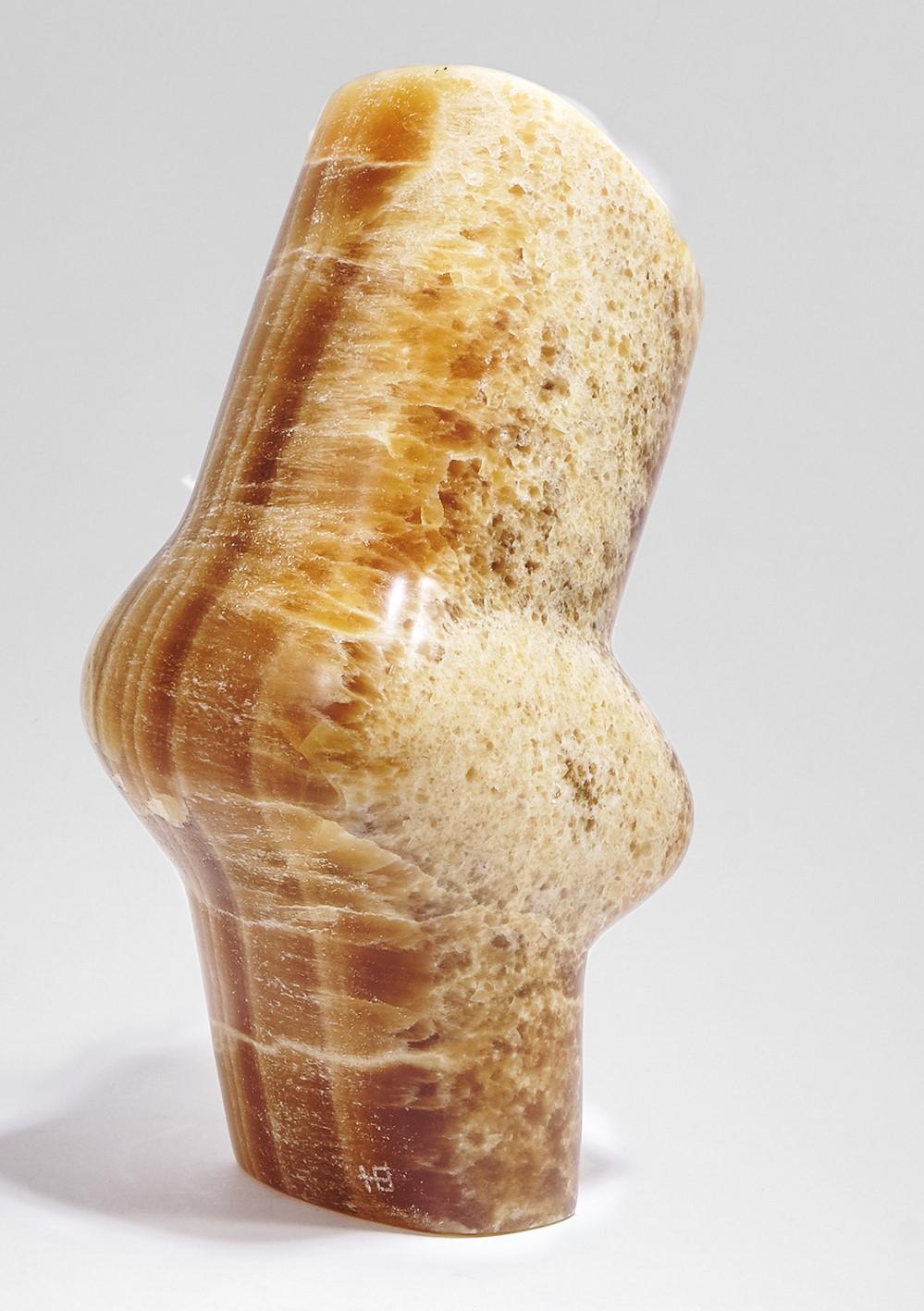 Yann Barrere - Flexion - Original Sculpture
Dimensions: 26 x 11 x 15 cm	
Materials: Onyx Miel

