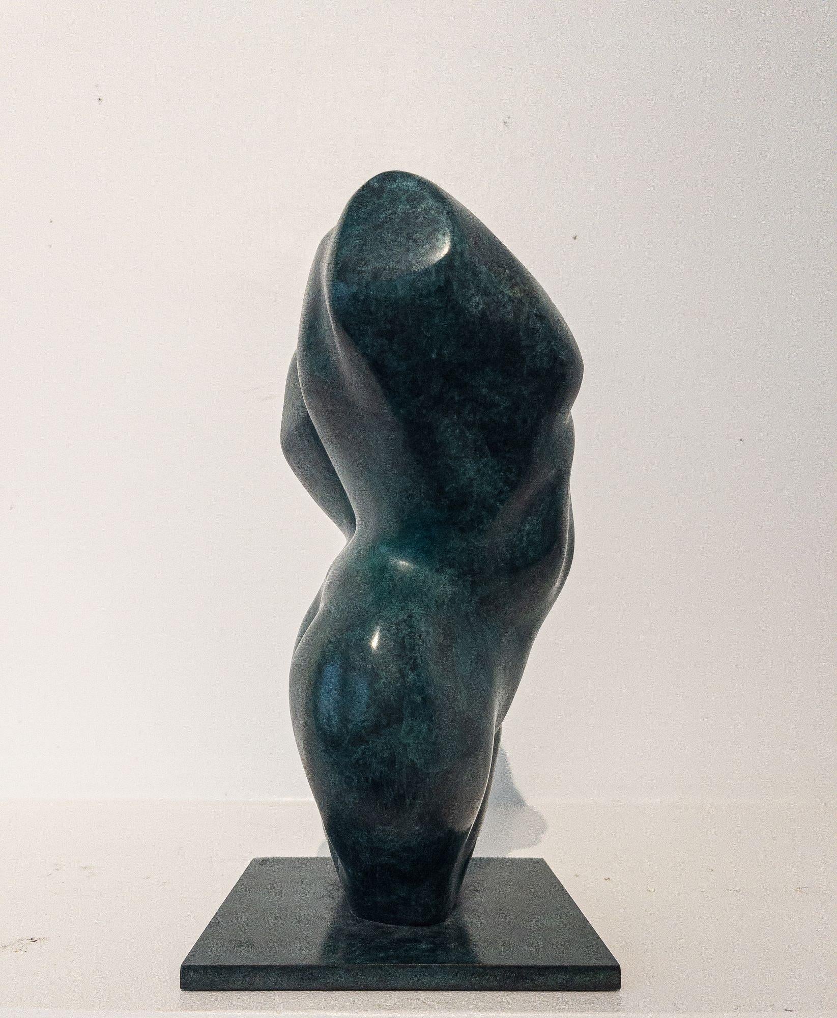 Belli par Yann Guillon, sculpture en bronze semi-abstraite, torse de femme nue en vente 6