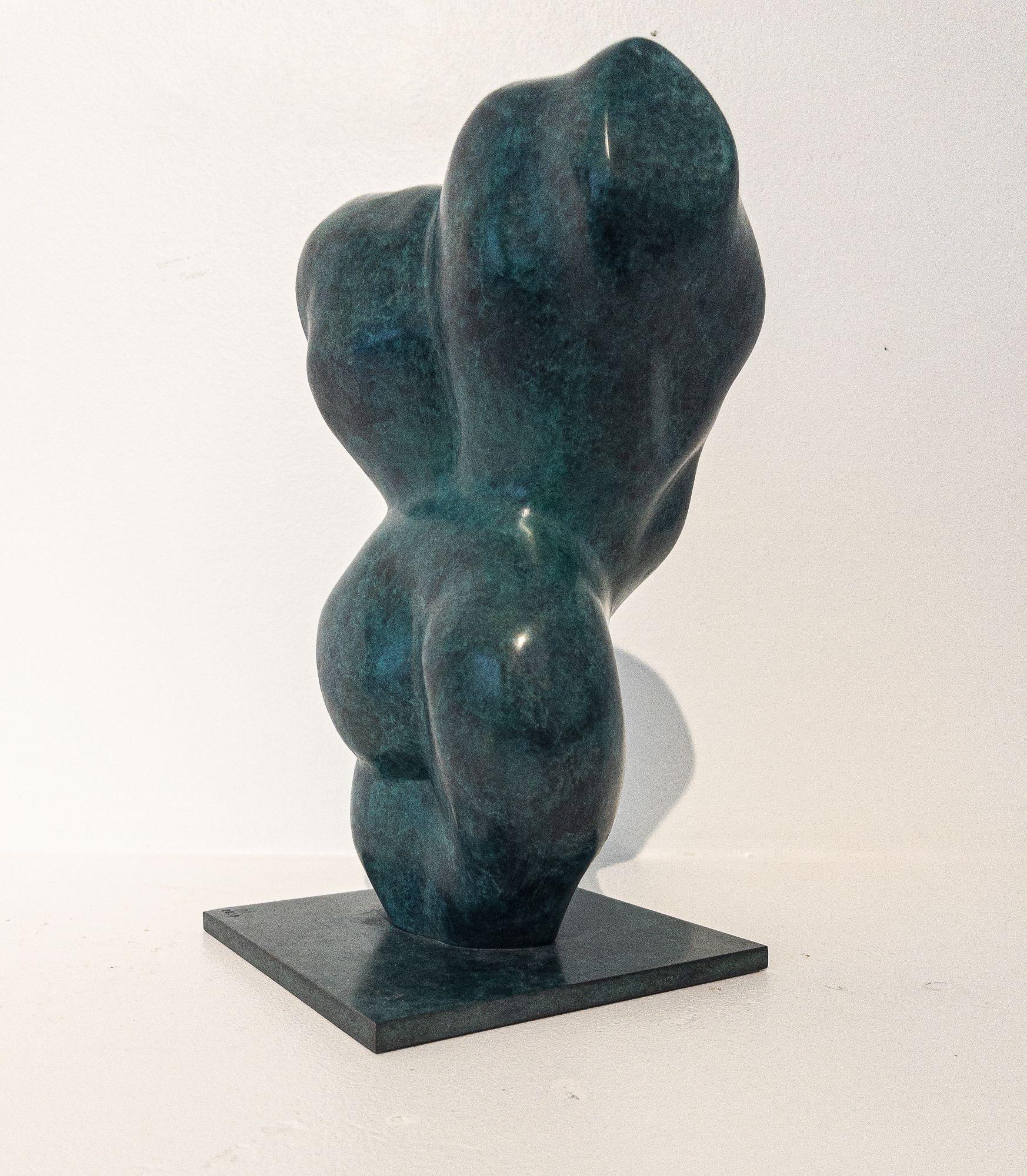 Belli par Yann Guillon, sculpture en bronze semi-abstraite, torse de femme nue en vente 7