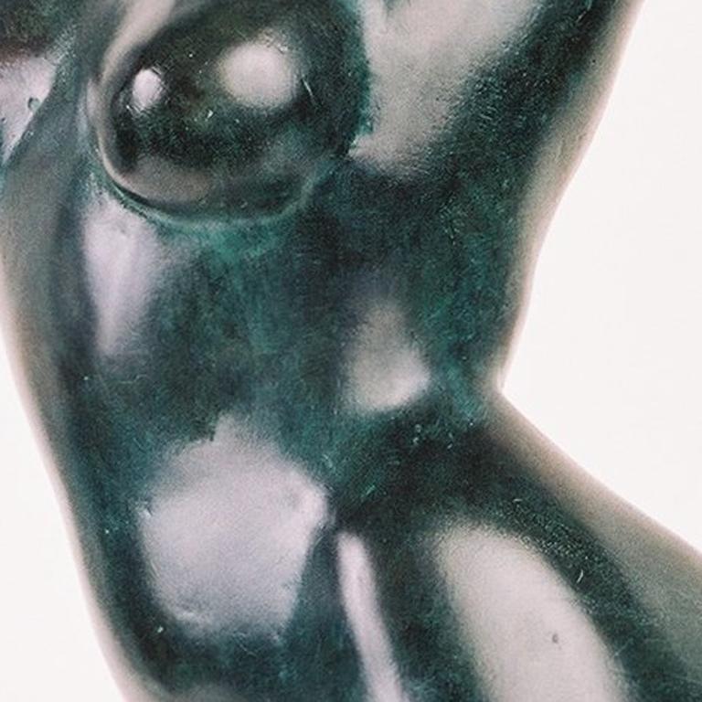 Torso de Caroline de Yann Guillon - Escultura desnuda de bronce, torso femenino, cuerpo en venta 3