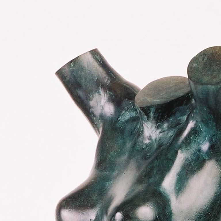 Torse de Caroline par Yann Guillon - Sculpture en bronze nue, torse féminin en vente 2