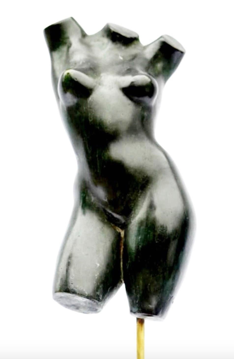 Torse de Caroline par Yann Guillon - Sculpture en bronze nue, torse féminin en vente 3