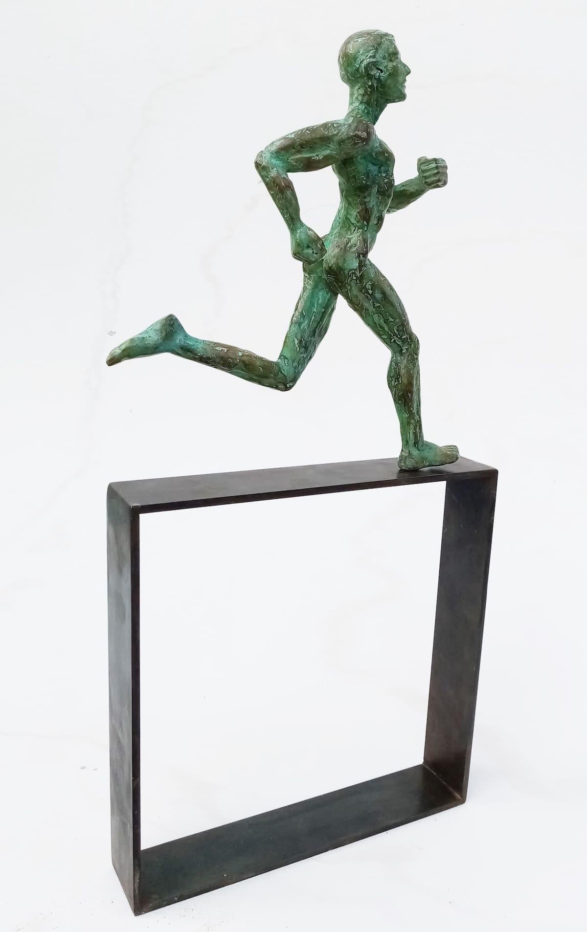 Coureur „Marathonien“ von Yann Guillon – männliche Bronzeskulptur, Sportler, Bewegung im Angebot 3
