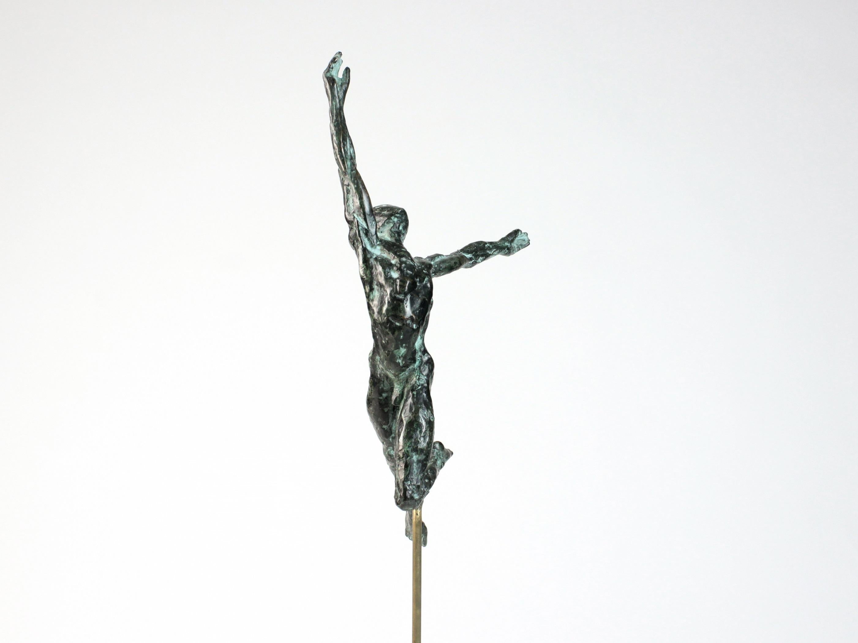 Dancer Elevation von Yann Guillon – Figurative Bronzeskulptur eines Mannes, Torso im Angebot 6
