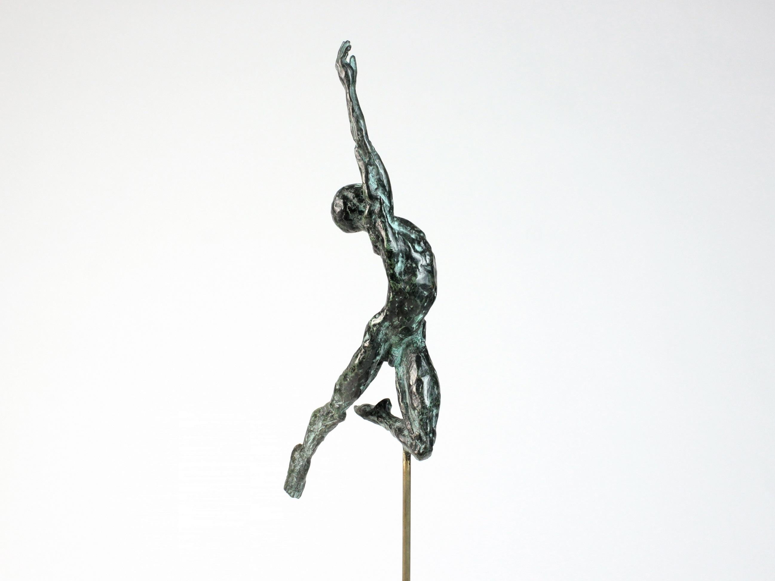 Dancer “Elevation” by Yann Guillon - Figurative bronze sculpture, man, torso im Angebot 7