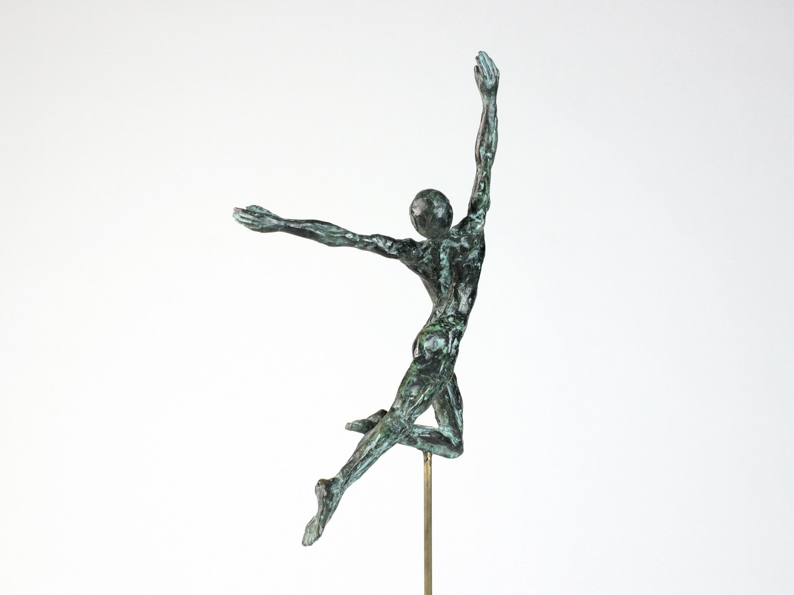 Dancer “Elevation” by Yann Guillon - Figurative bronze sculpture, man, torso im Angebot 8