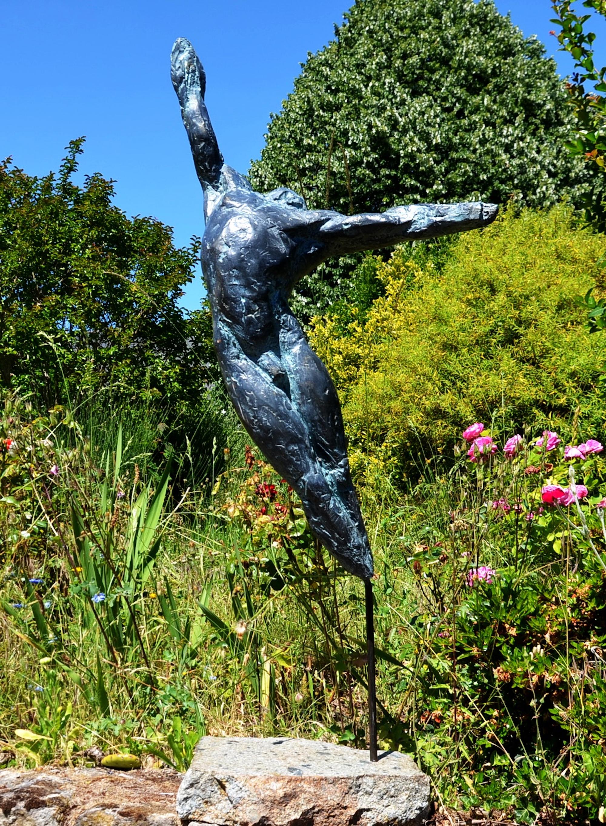 Danseur III de Yann Guillon - sculpture en bronze, athlète, nu masculin en vente 5