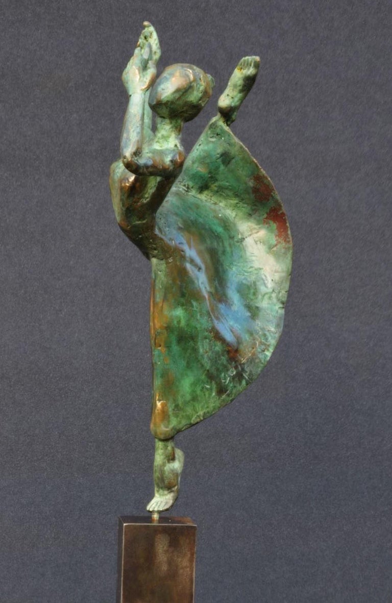 Danseuse moderne I - Ballet dancer, Female figure, Bronze Sculpture For Sale 2