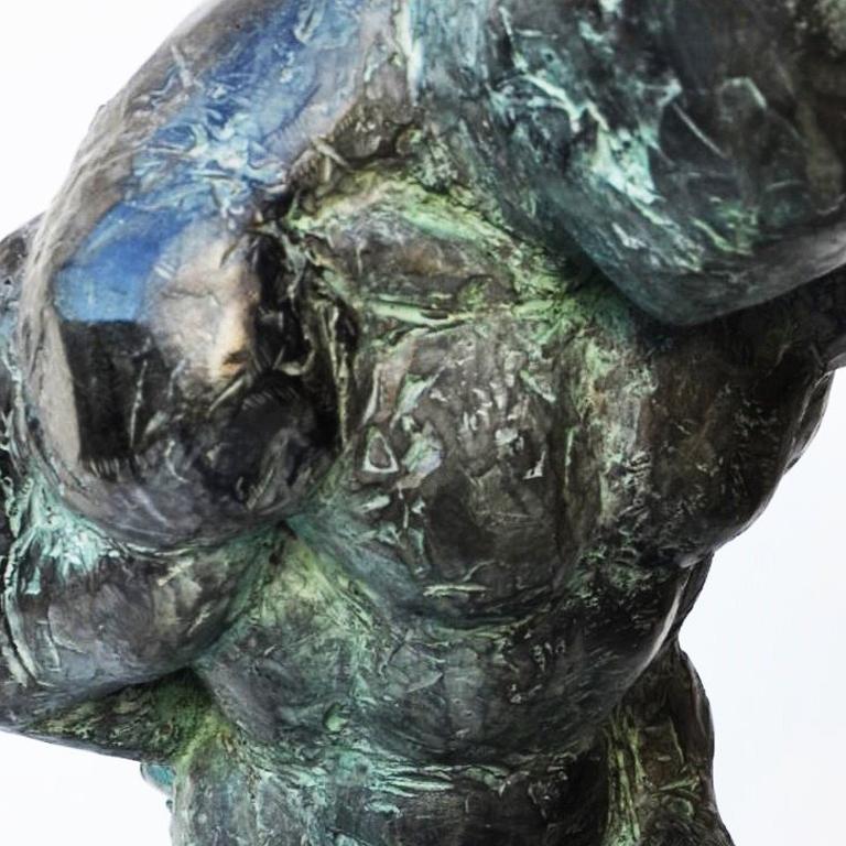 Grand esclave (grand esclave) de Yann Guillon - Sculpture de nu masculin en bronze en vente 3
