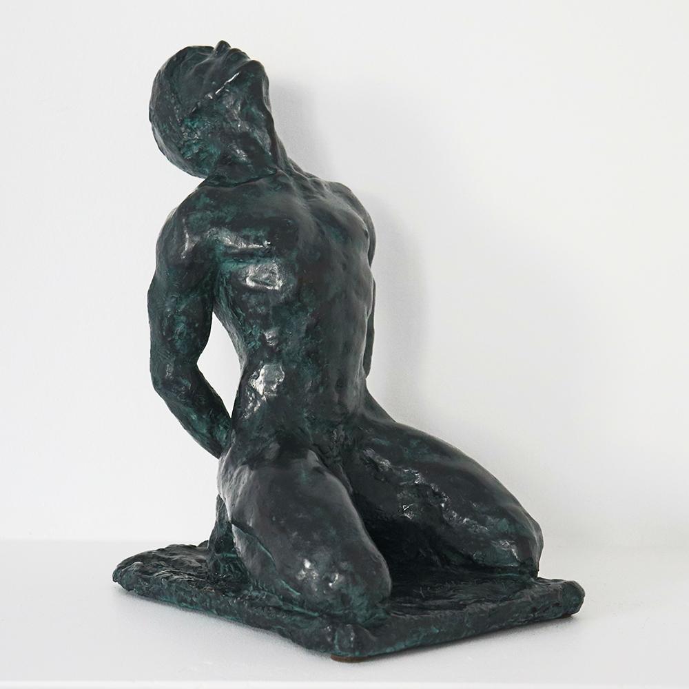 Intérieur énergétique intérieure de Yann Guillon - Sculpture en bronze, figure masculine, torse nu, foncé en vente 2