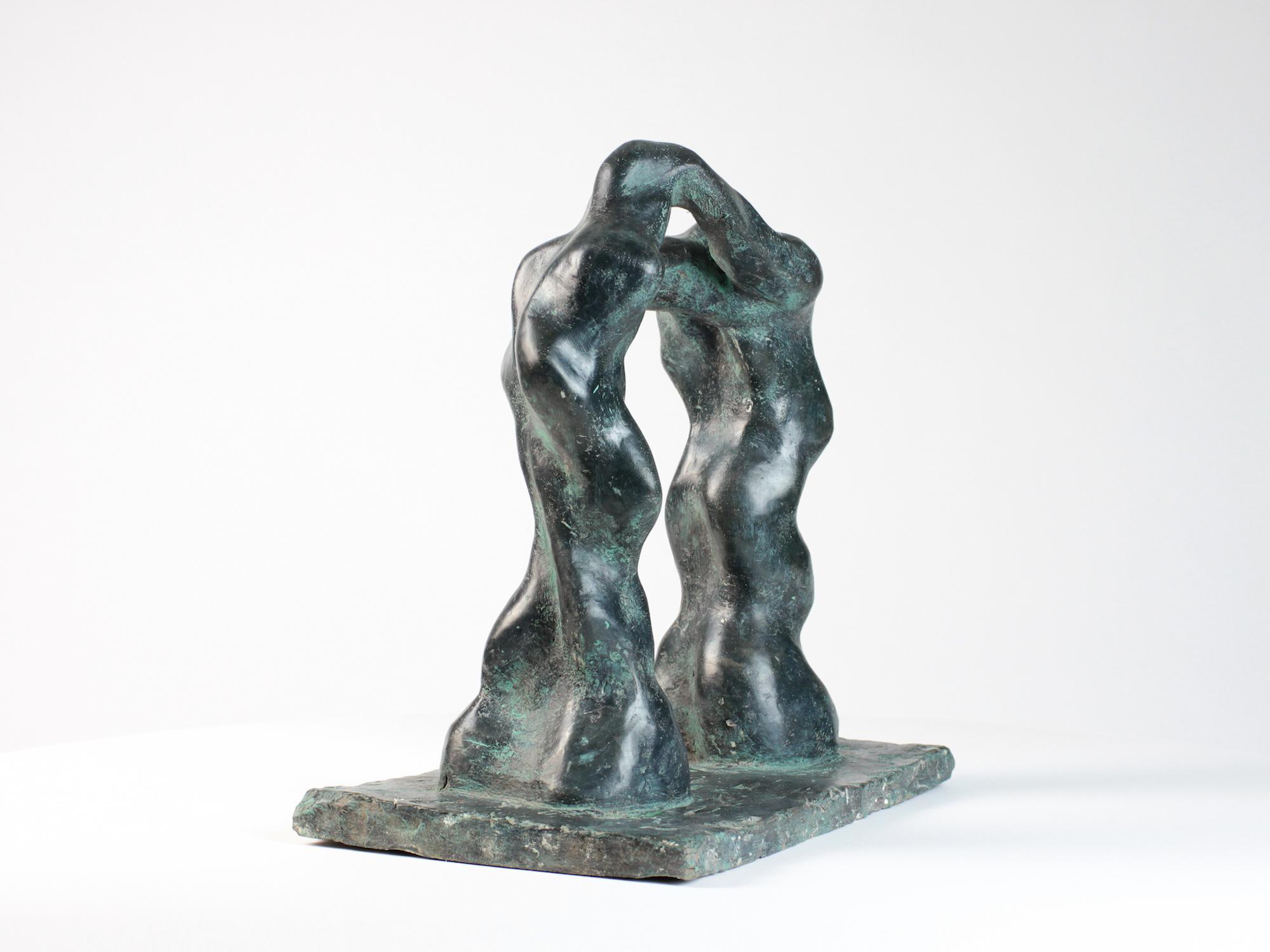 Großer Bogen von Yann Guillon – halb-abstrakte Bronzeskulptur, glatte Formen, dunkel im Angebot 3
