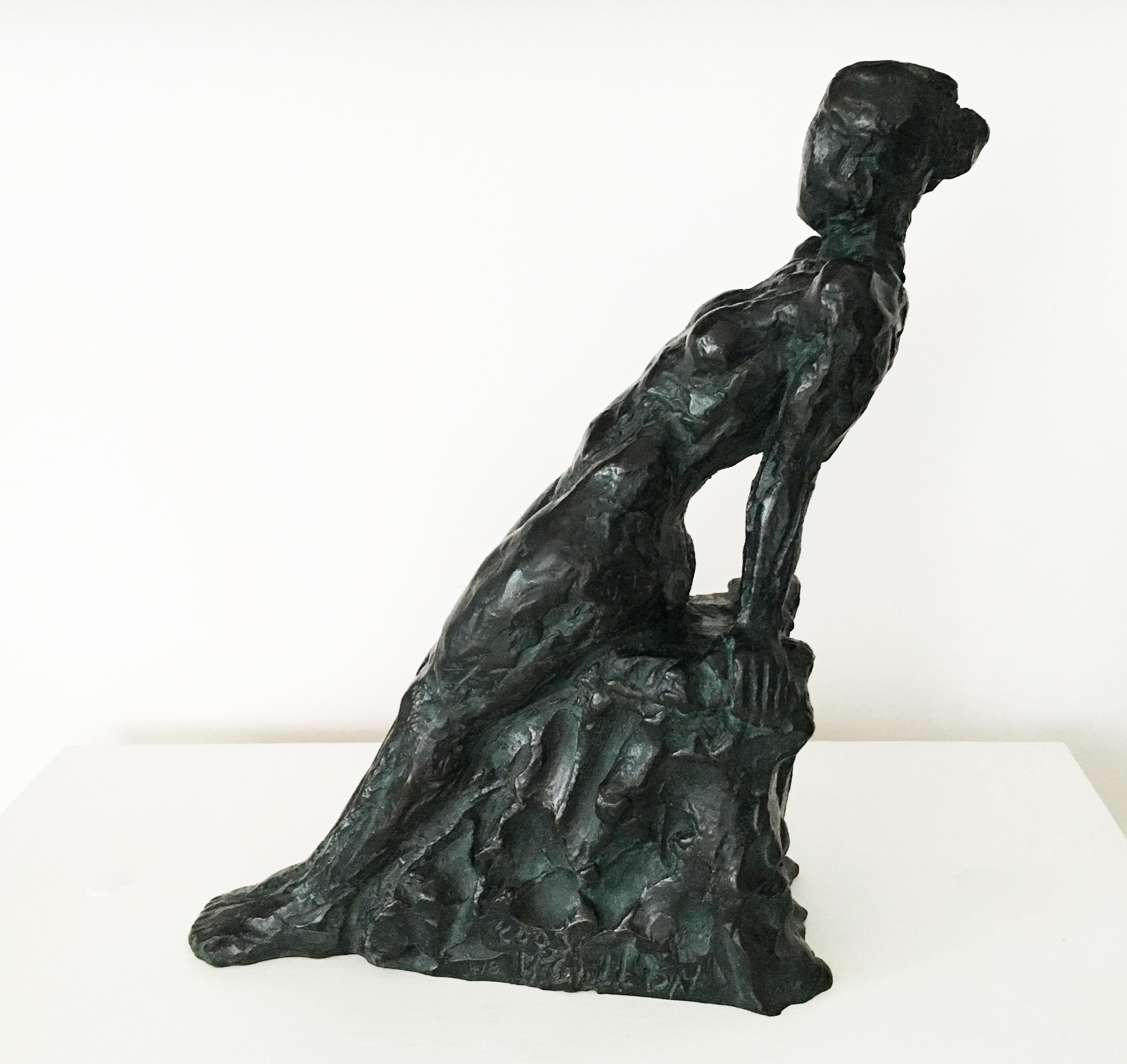 Mathilde par Yann Guillon, sculpture en bronze représentant une femme nue, corps de femme en vente 2
