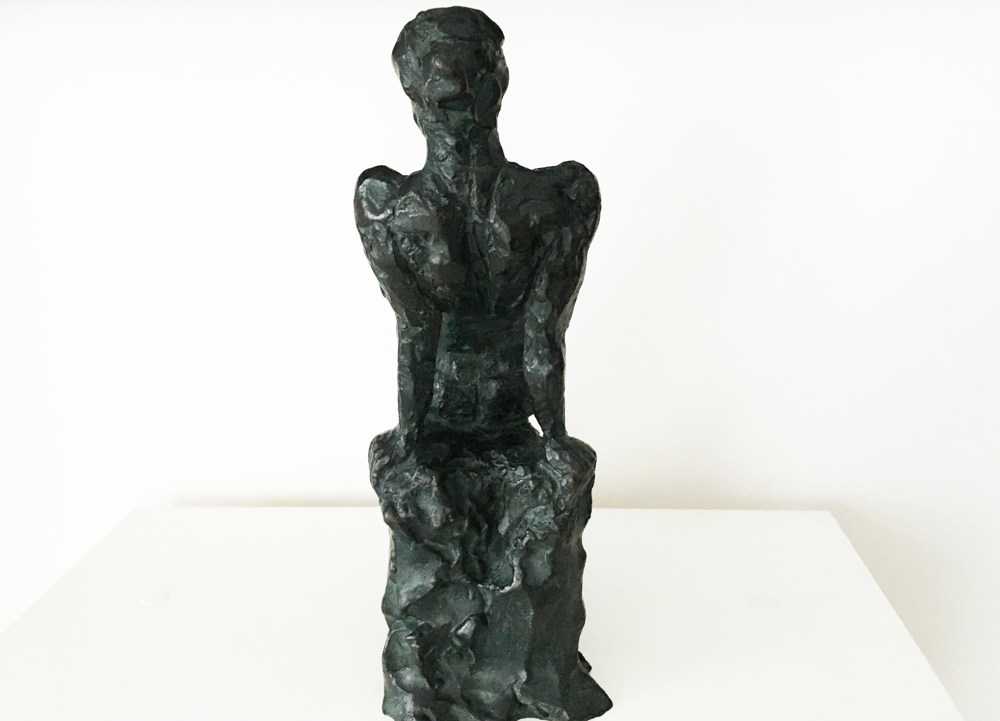Mathilde von Yann Guillon – weibliche Aktskulptur aus Bronzeskulptur, Frauenkörper im Angebot 3
