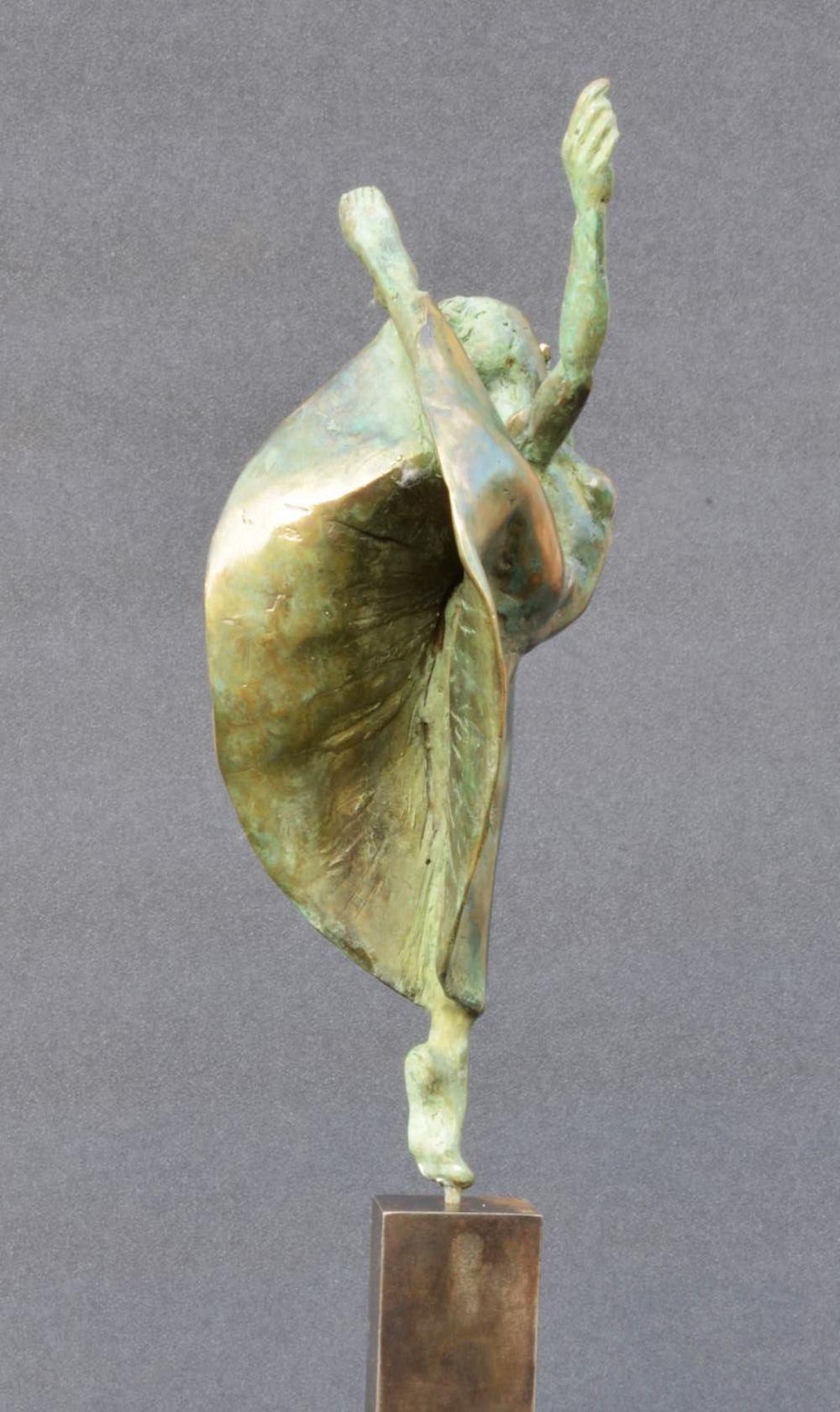 Modern dancer I by Yann Guillon - Ballet dancer, female figure, bronze sculpture For Sale 2