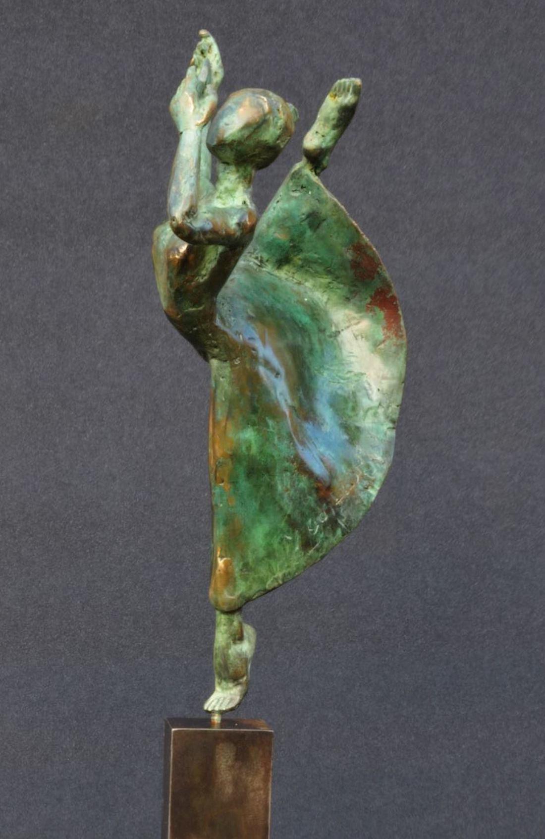 Modern dancer I by Yann Guillon - Ballet dancer, female figure, bronze sculpture For Sale 4