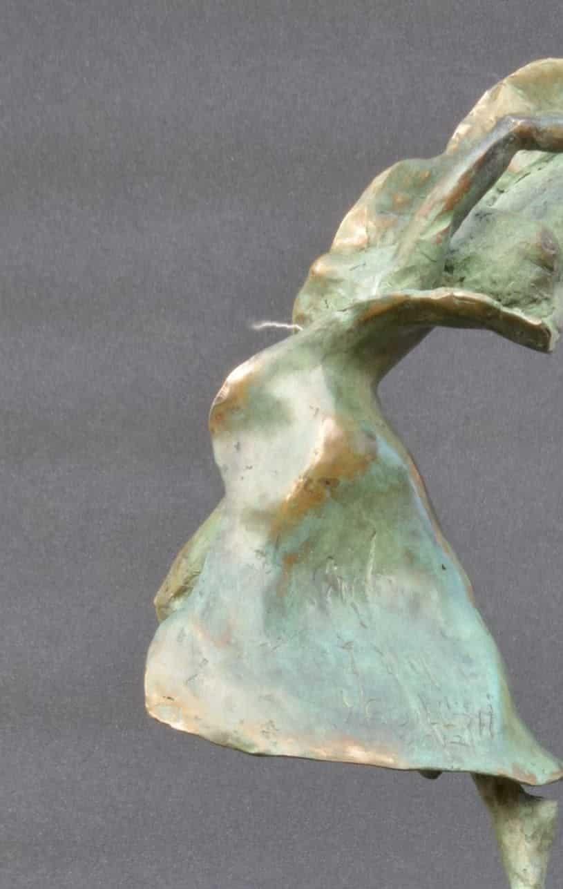 Bailarina moderna III de Yann Guillon - Escultura de bronce, verde, figurativa, mujer en venta 4