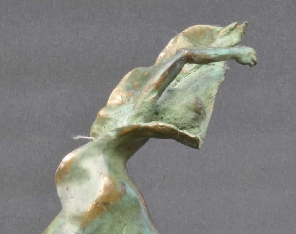 Bailarina moderna III de Yann Guillon - Escultura de bronce, verde, figurativa, mujer en venta 5