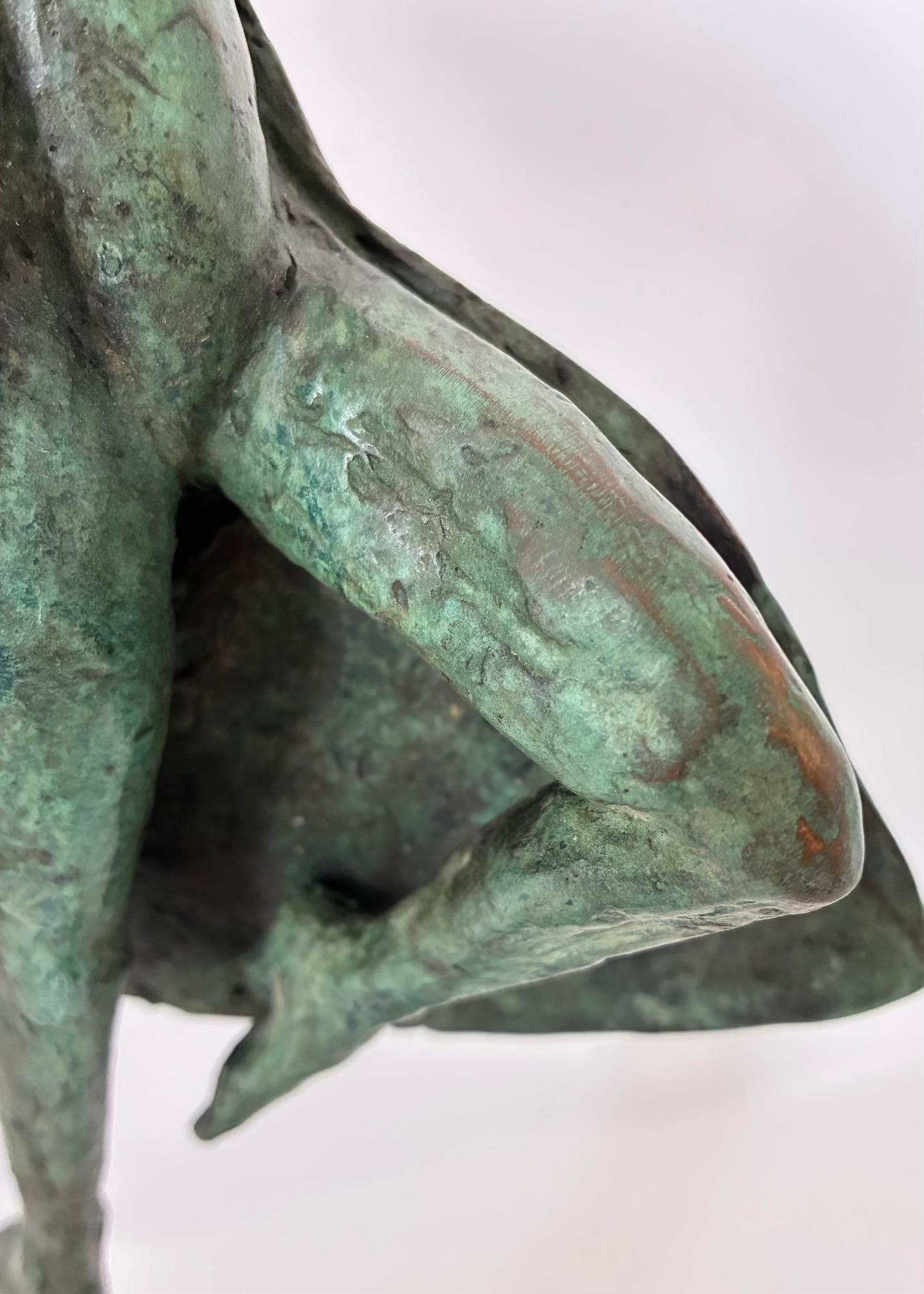 Ballerina moderna III di Yann Guillon - Scultura in bronzo, verde, figurativa, donna in vendita 7