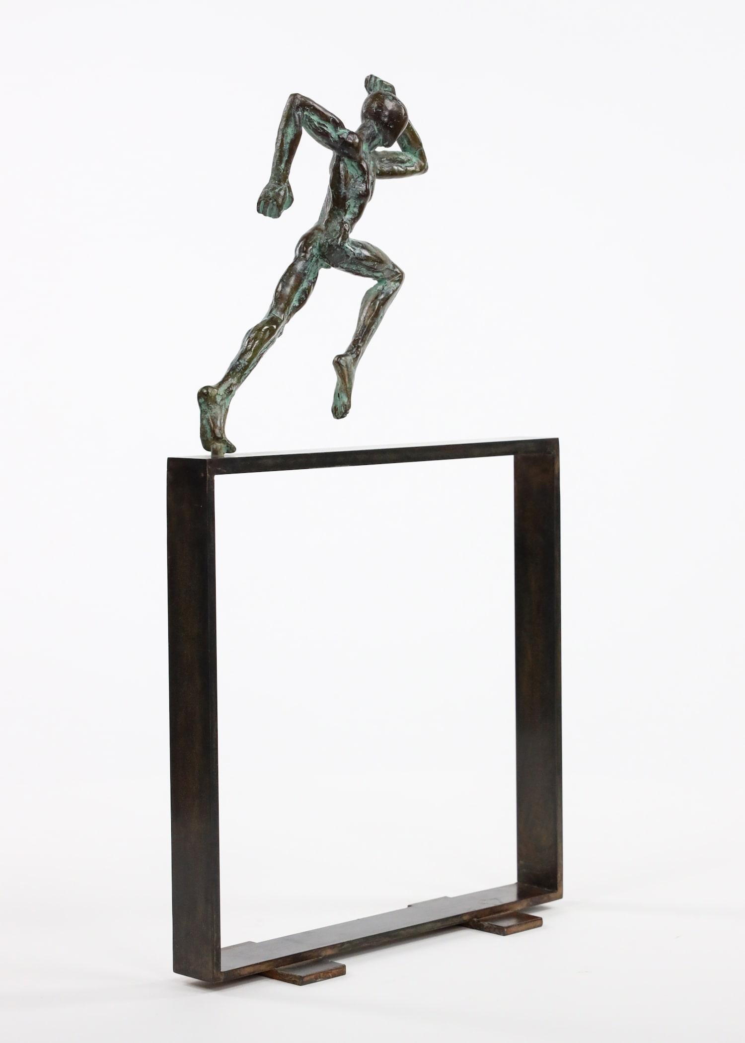 Petit tapis de couloir Start II de Yann Guillon, sculpture figurative en bronze, athlète en vente 7