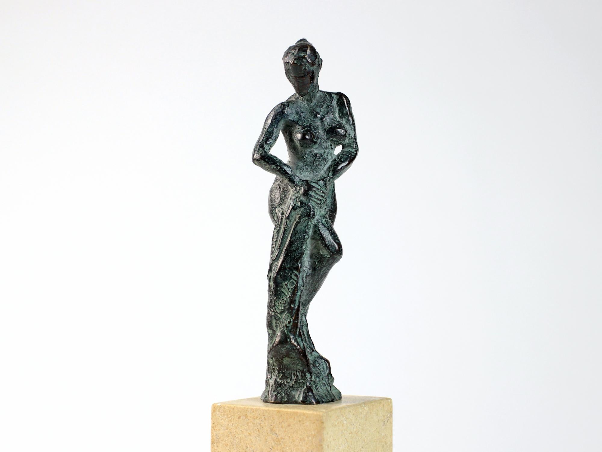 The Little Bather II by Yann Guillon - Contemporary bronze sculpture, nude woman For Sale 5