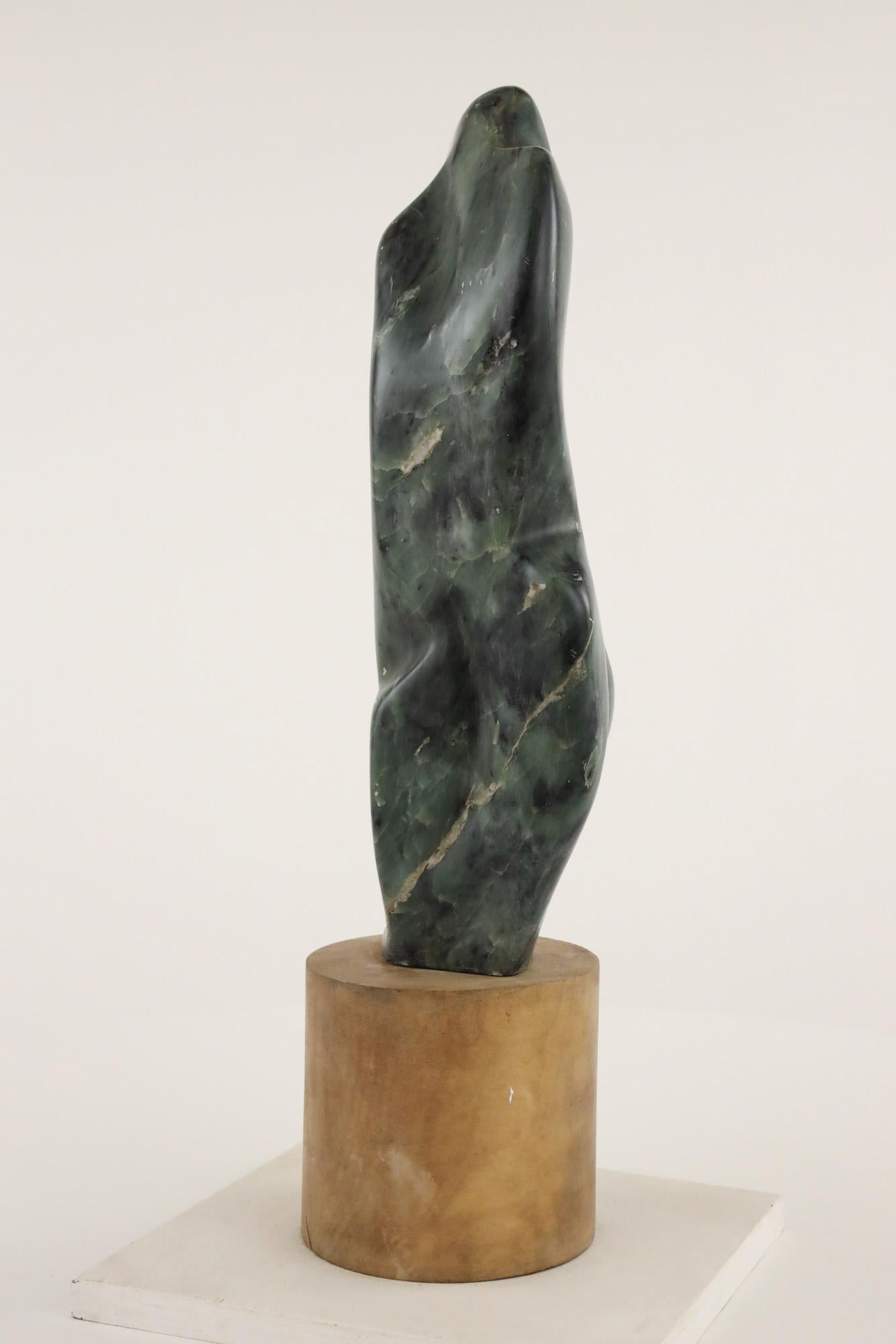 The shadow de Yann Guillon - Sculpture contemporaine en pierre, formes corporelles abstraites en vente 1