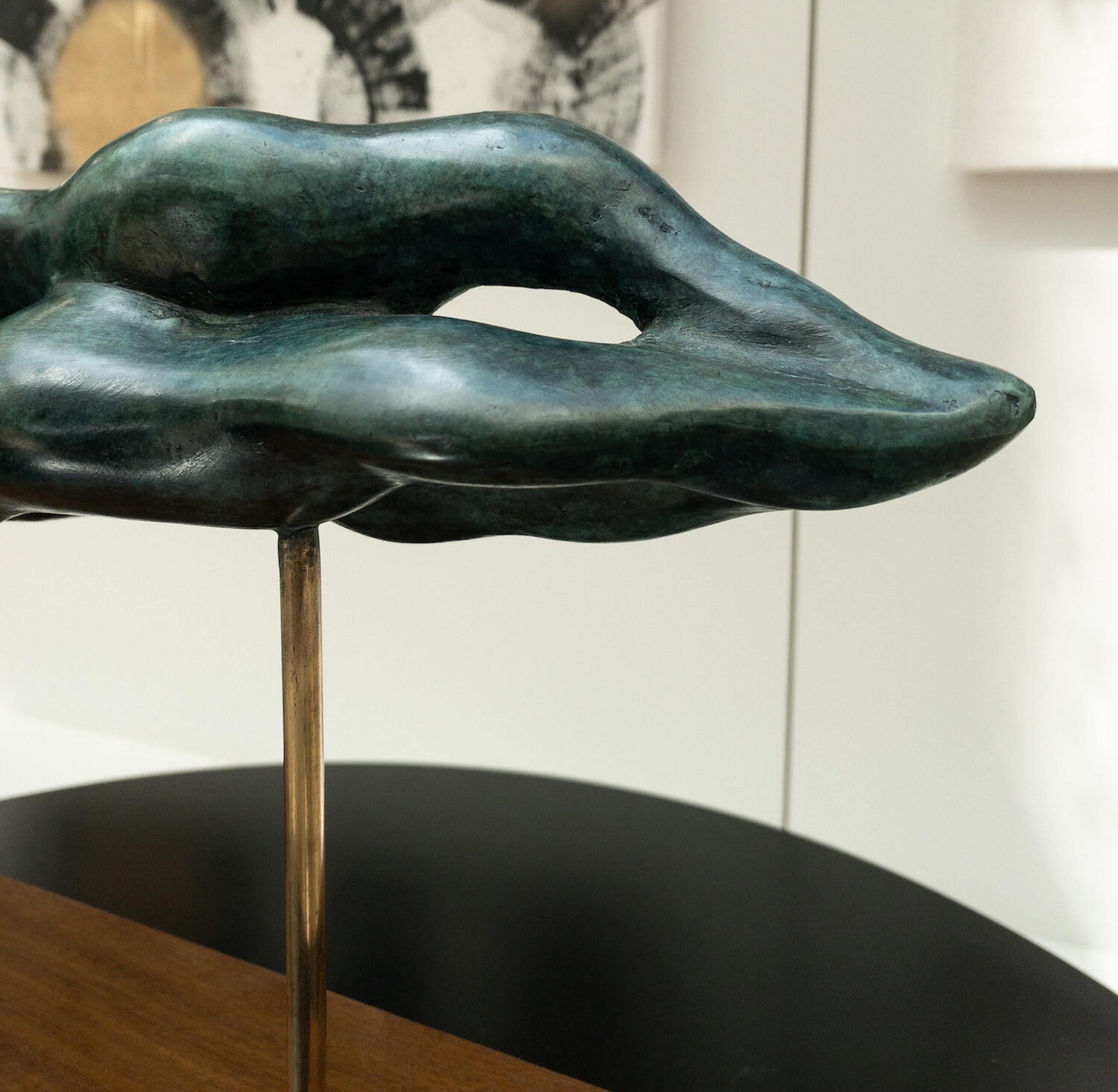 La vague de Yann Guillon - Sculpture contemporaine en bronze en vente 2